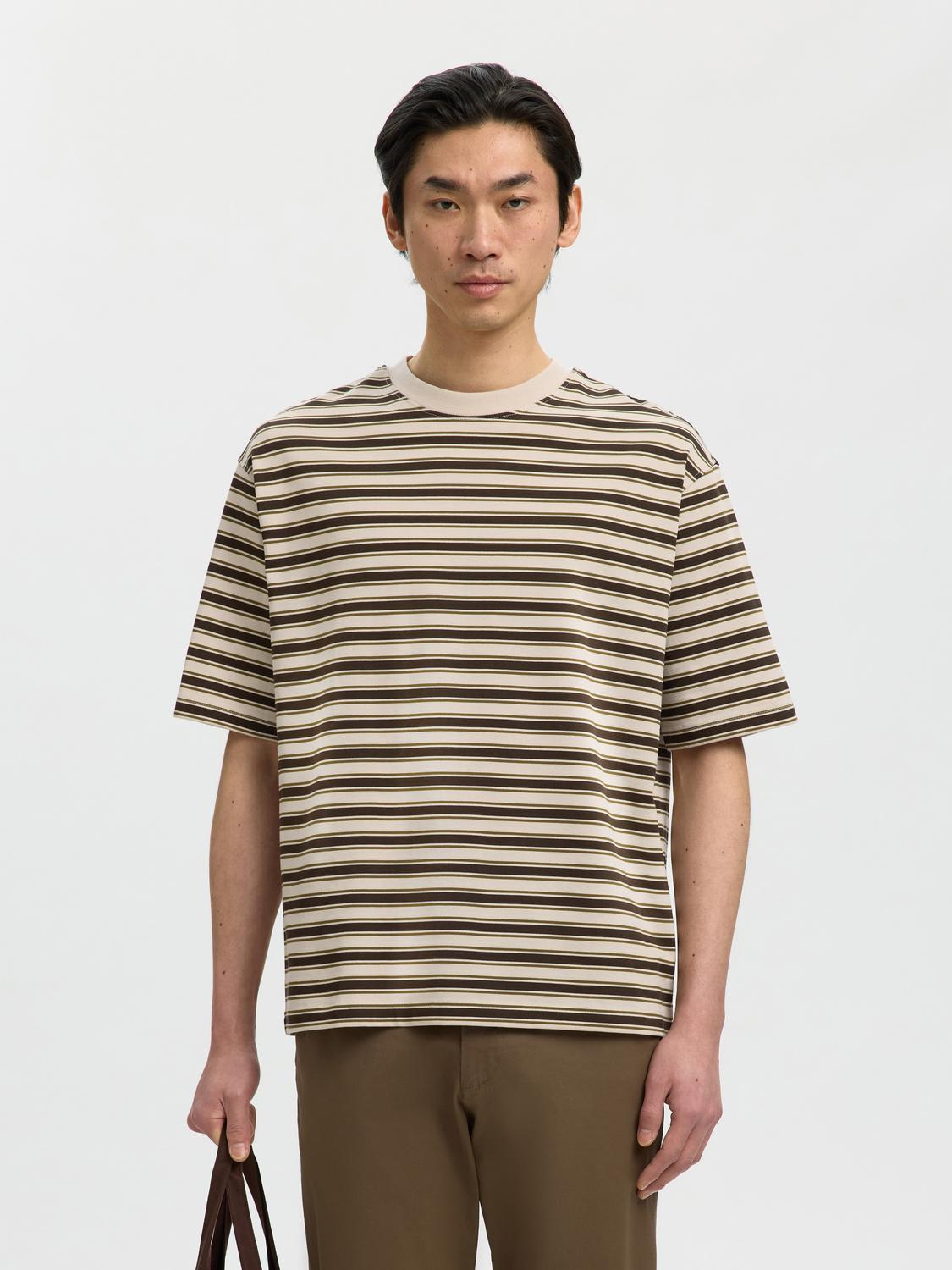 model_shot-front