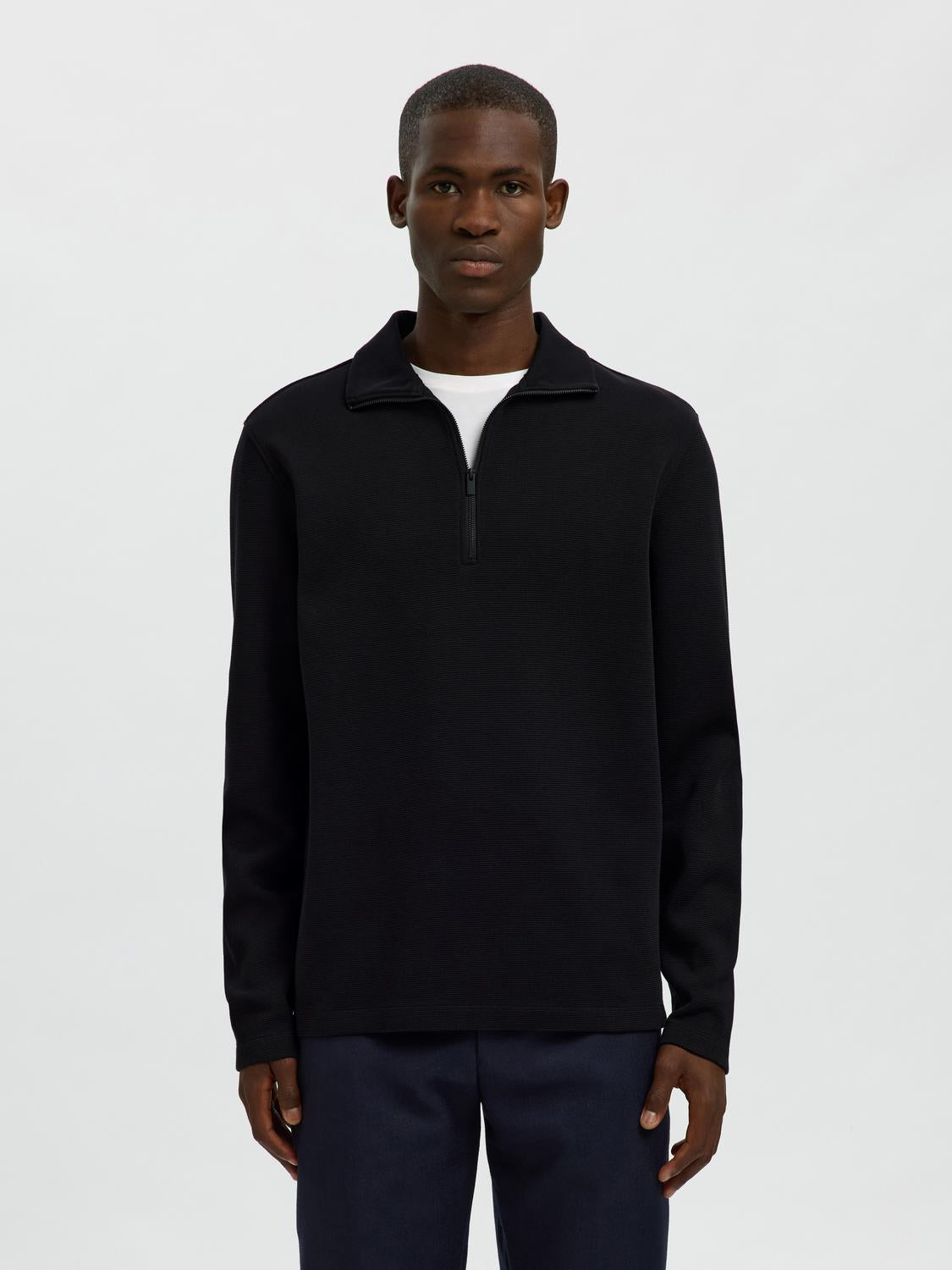 model_shot-front