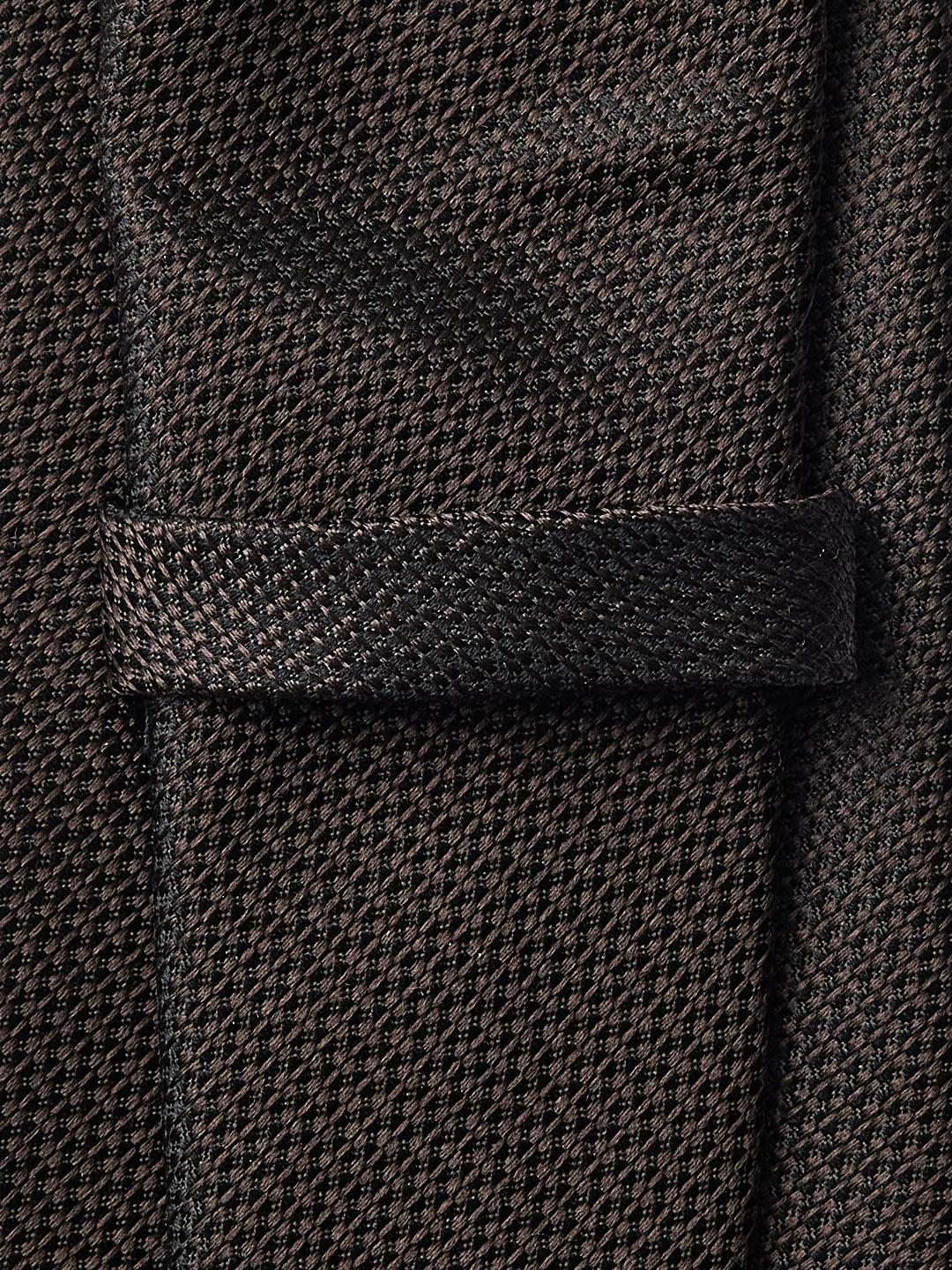 model_shot-back