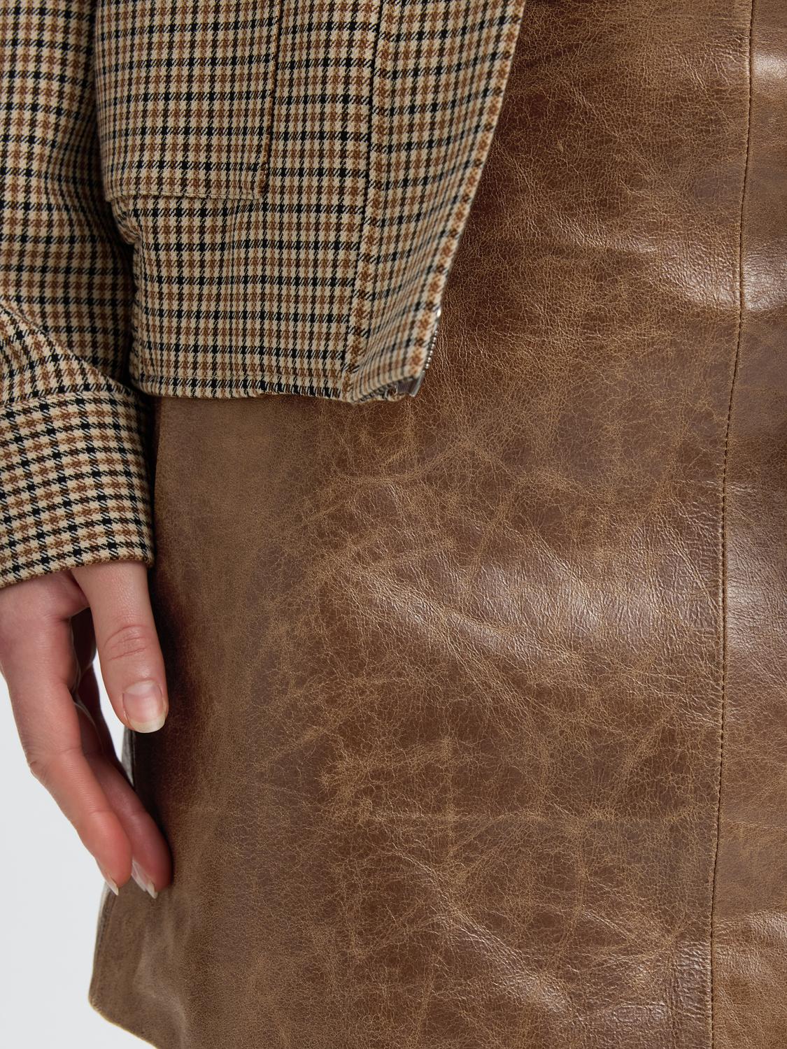 model_shot-detail