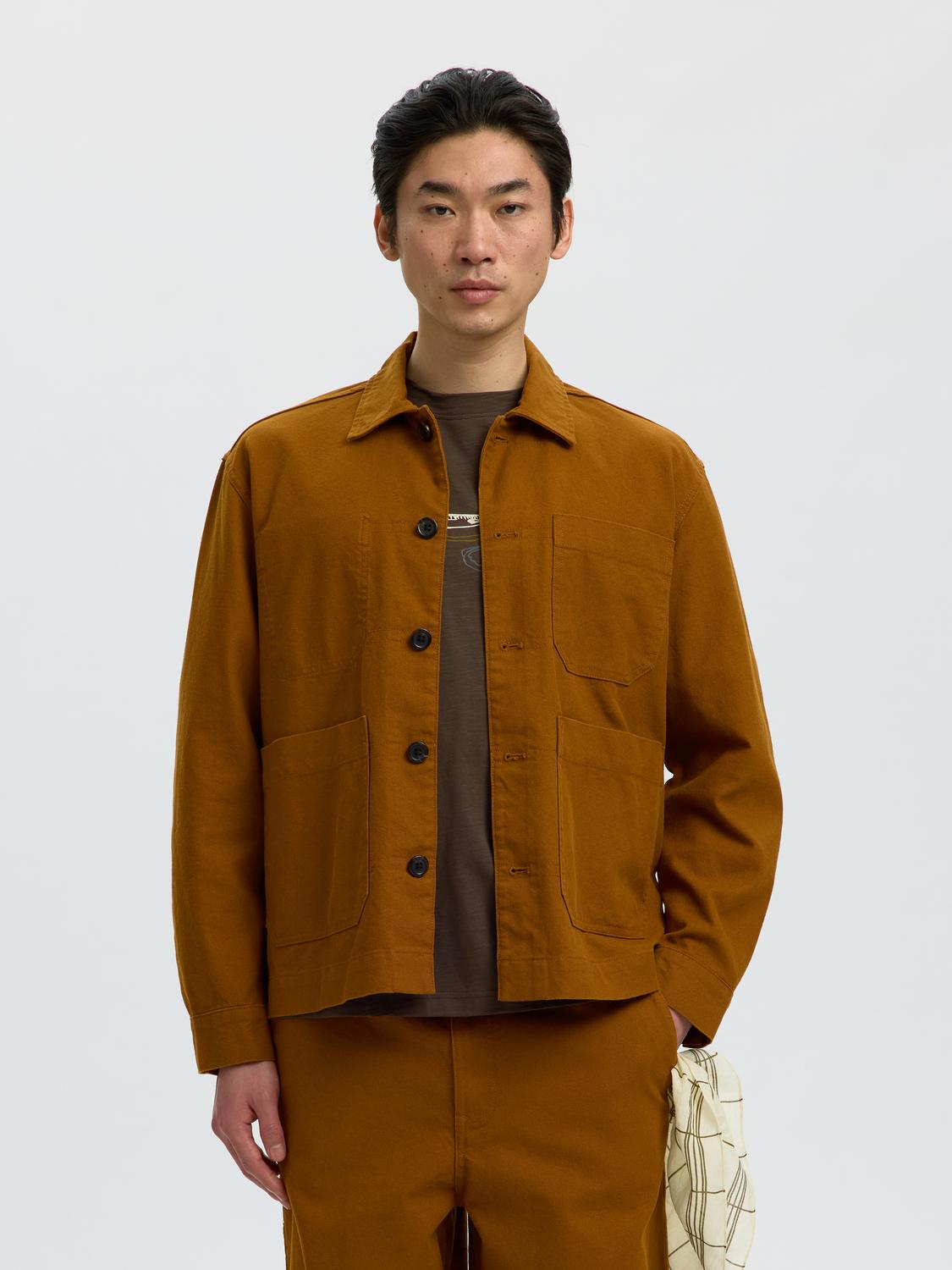 model_shot-front