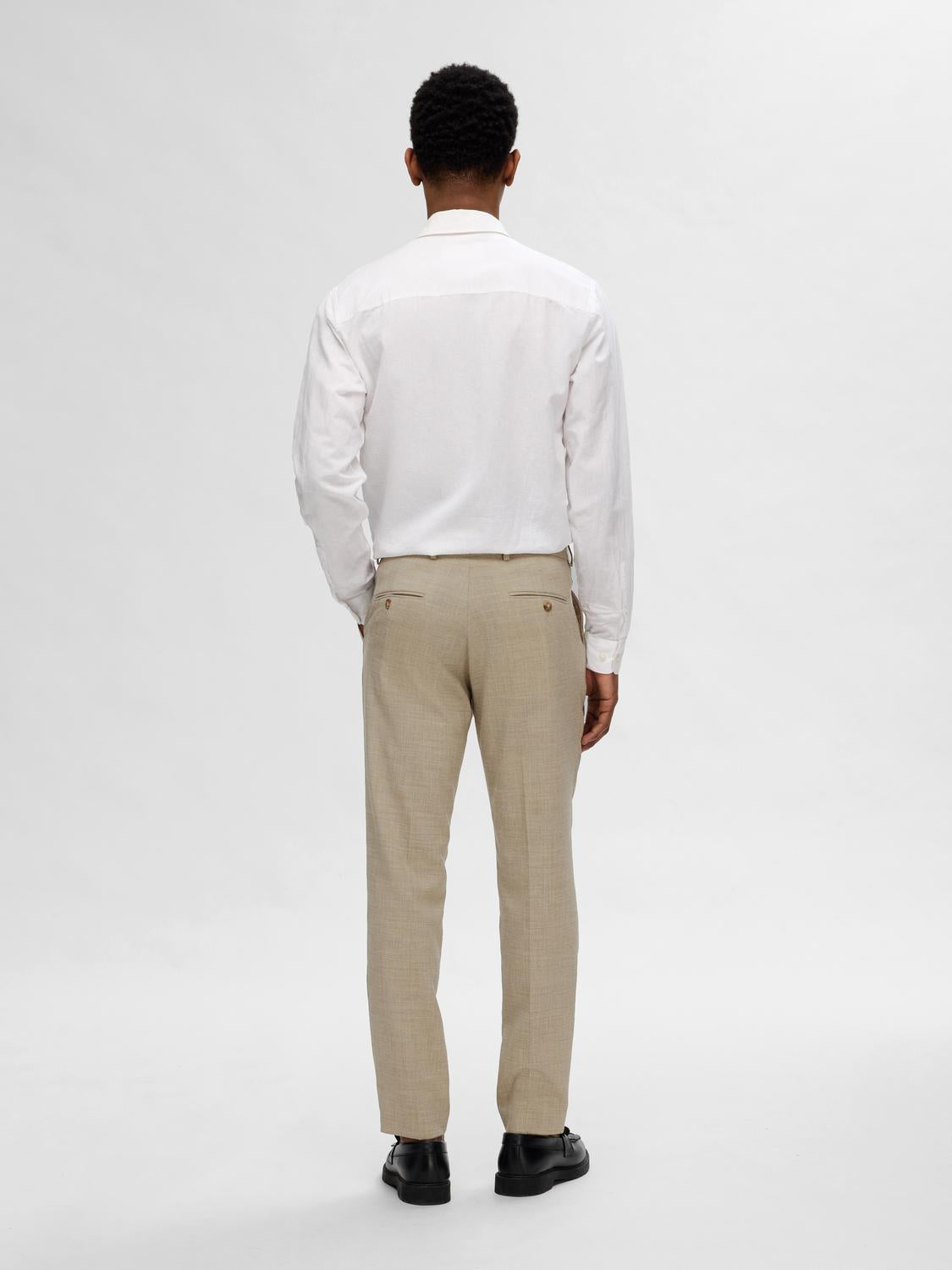 model_shot-back