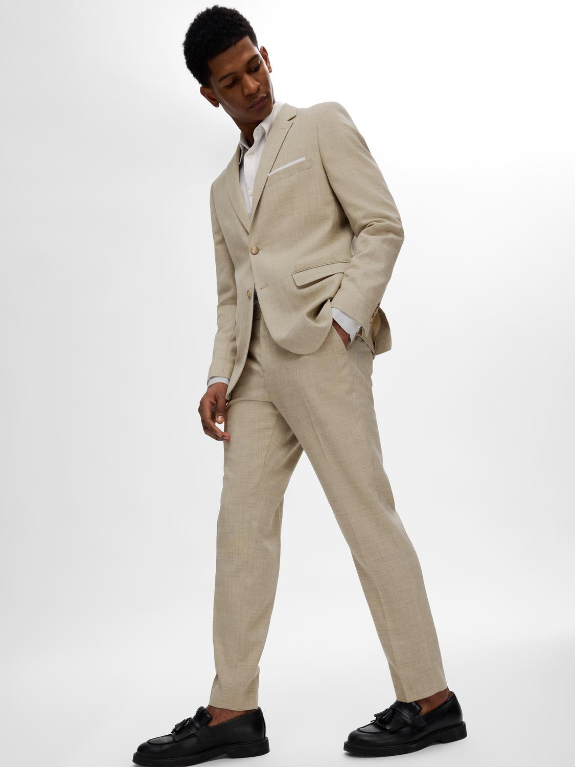 model_shot-creative