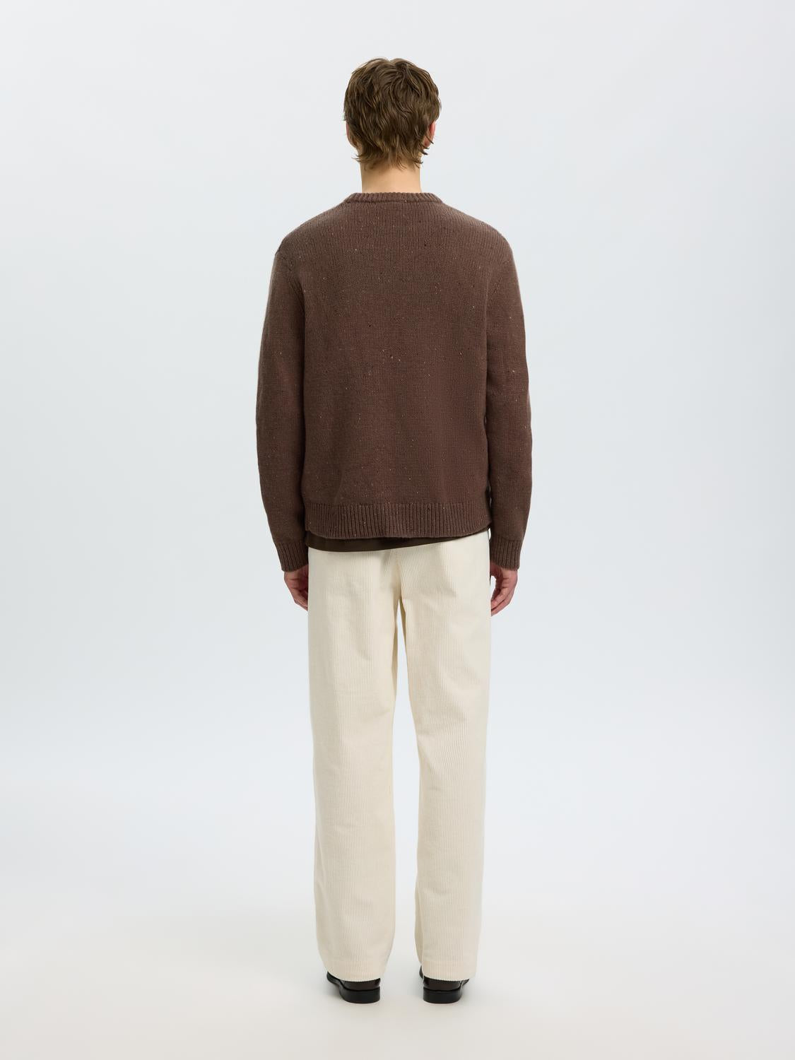 model_shot-back