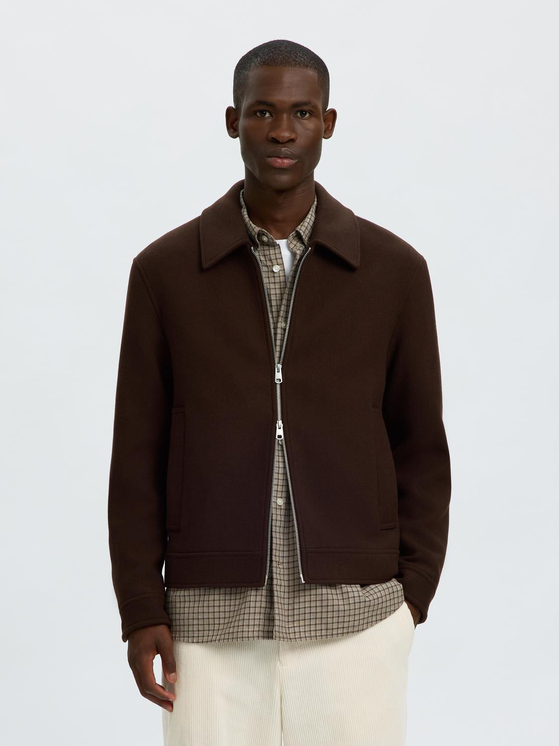 model_shot-front