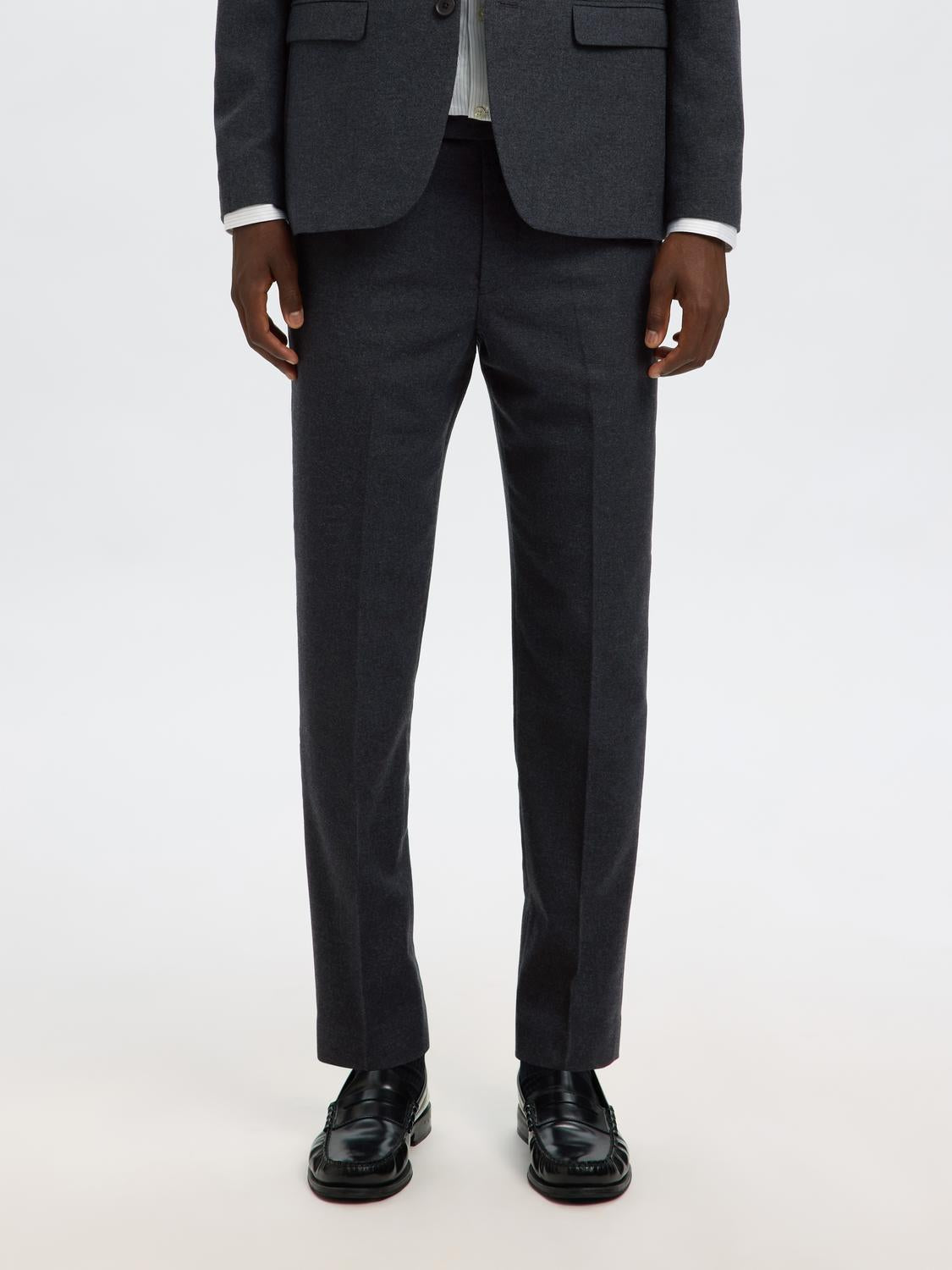 model_shot-front
