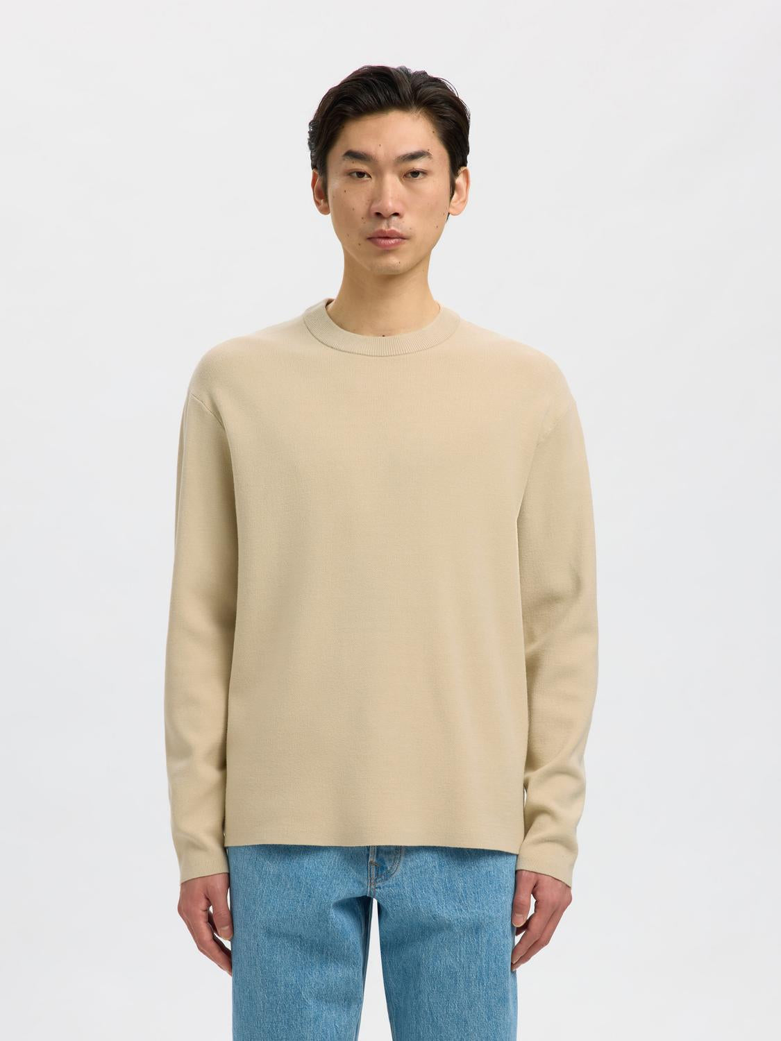 model_shot-front
