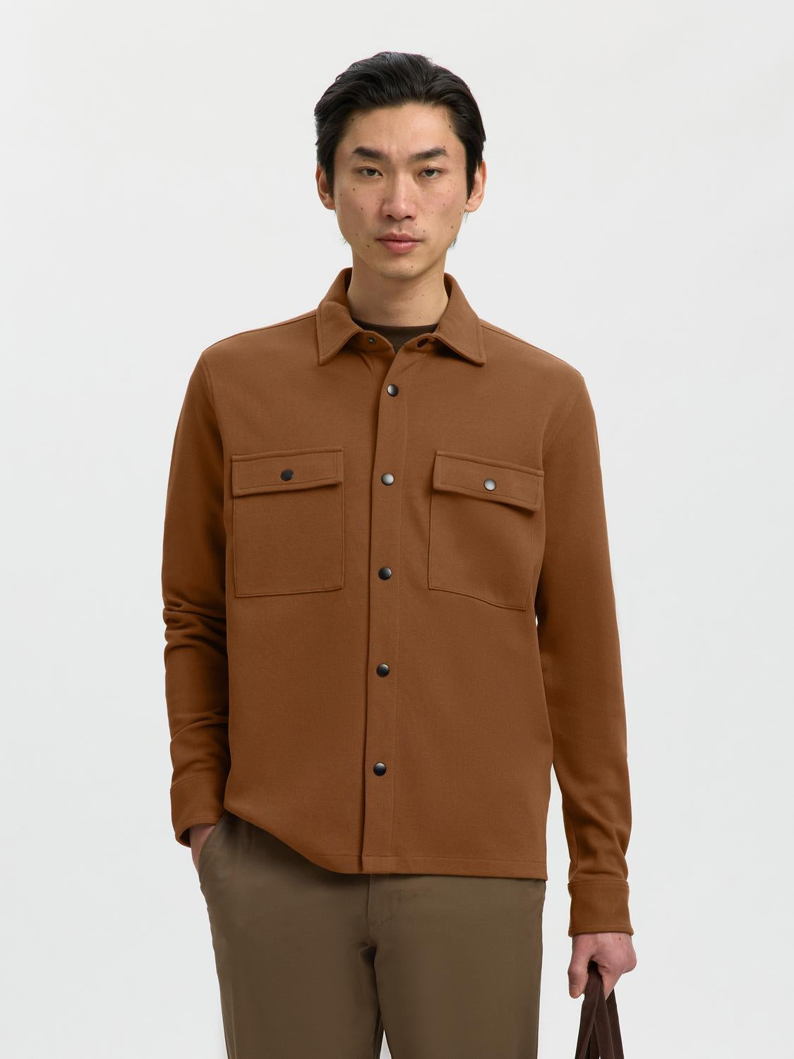 model_shot-front