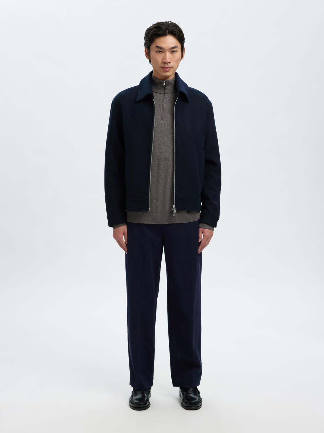 model_shot-front_full