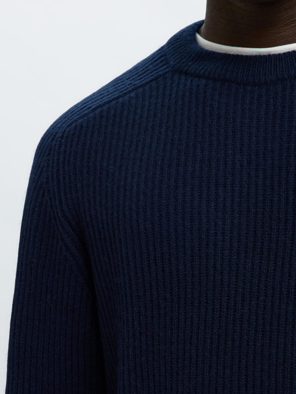 model_shot-detail