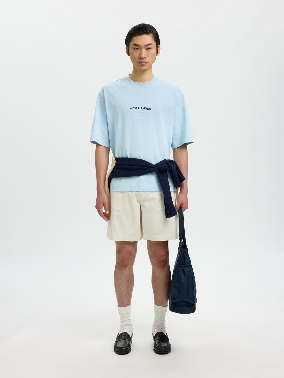 model_shot-creative