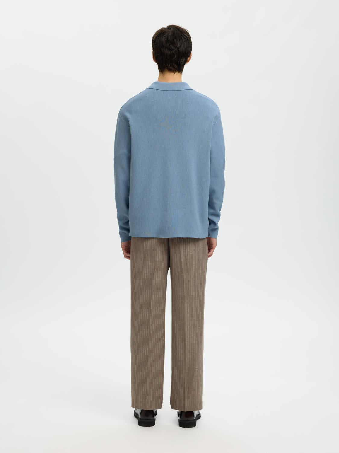 model_shot-back