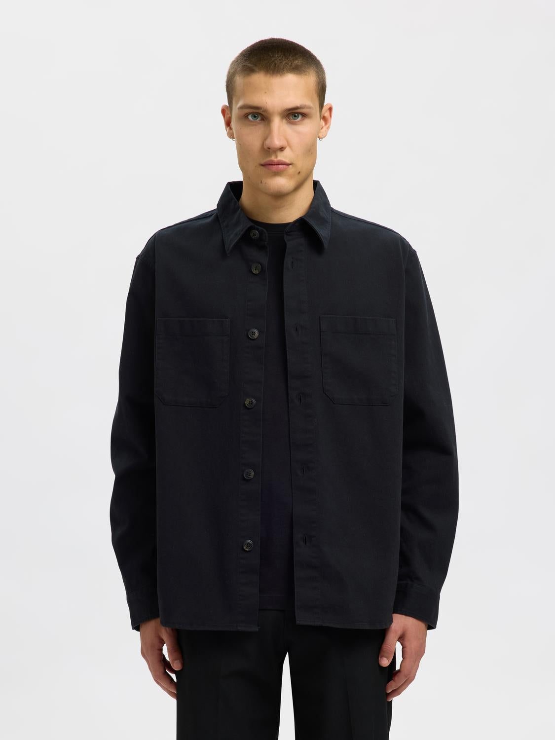 model_shot-front