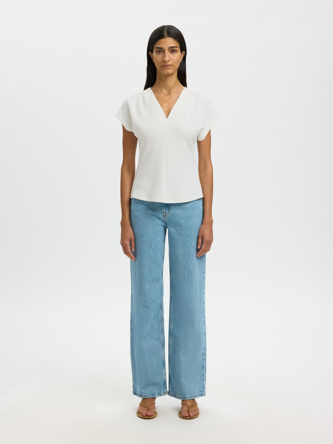 model_shot-front_full