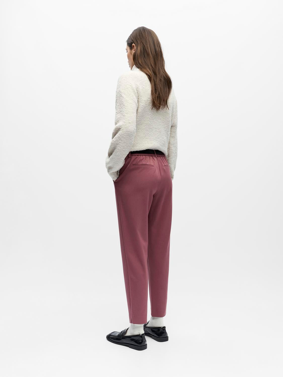 model_shot-back