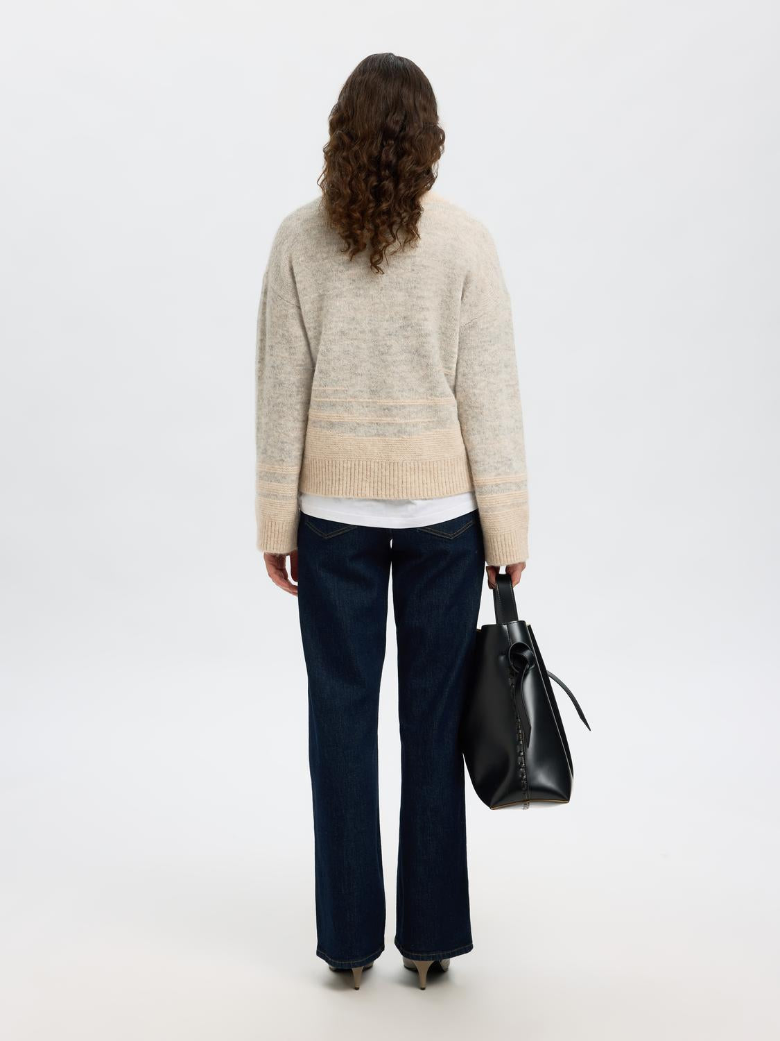model_shot-back