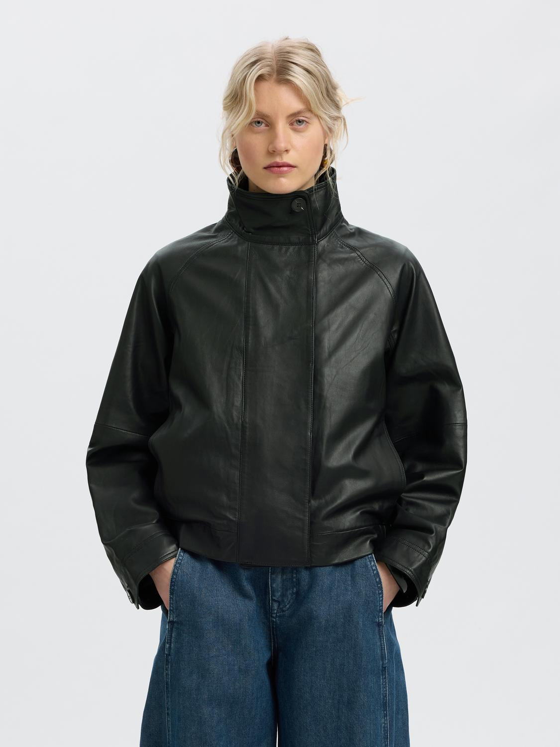 model_shot-front