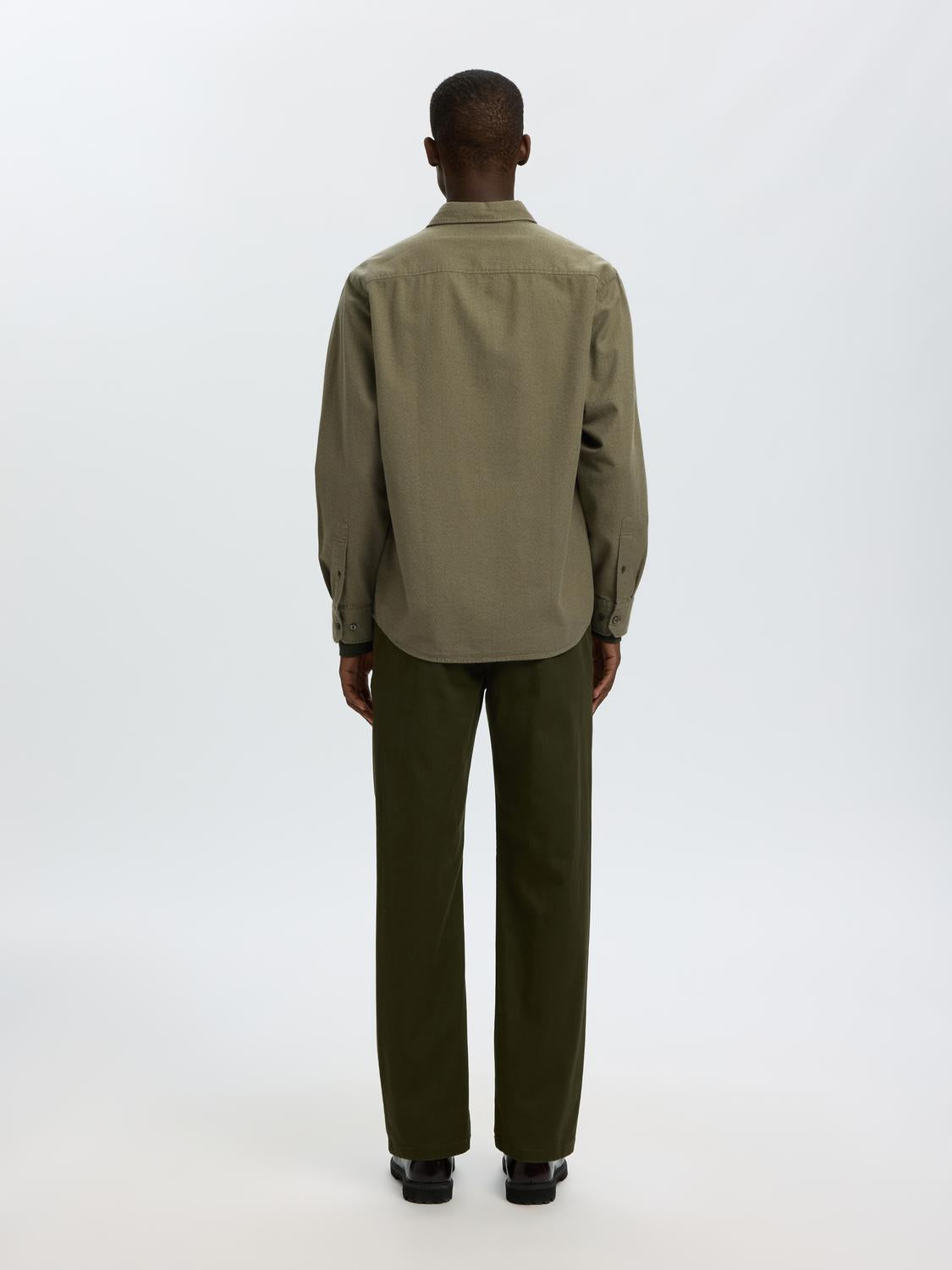 model_shot-back