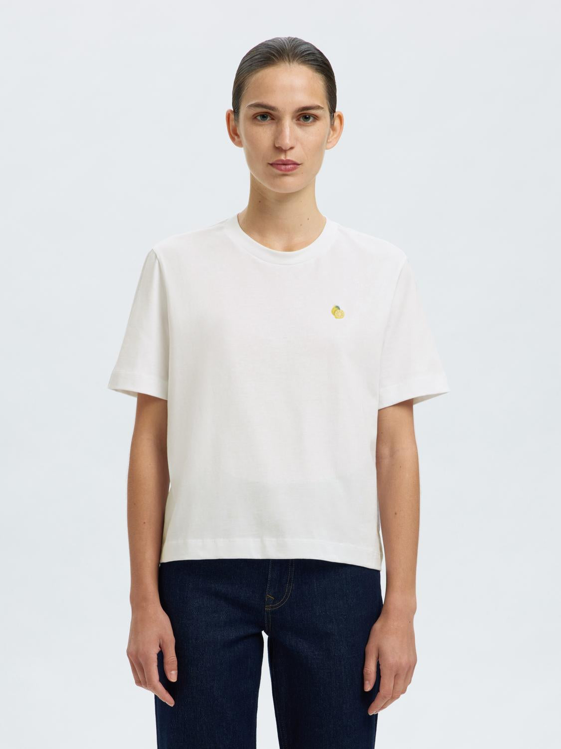 model_shot-front