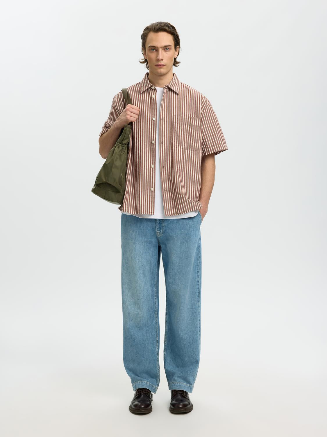 model_shot-creative