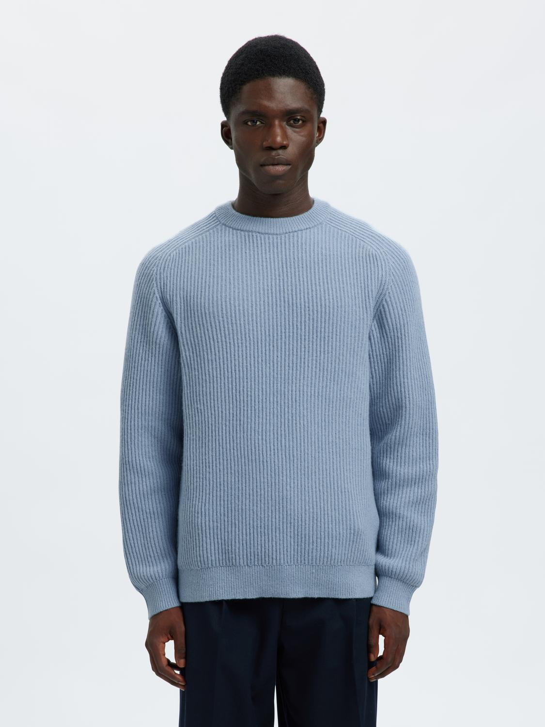 model_shot-front