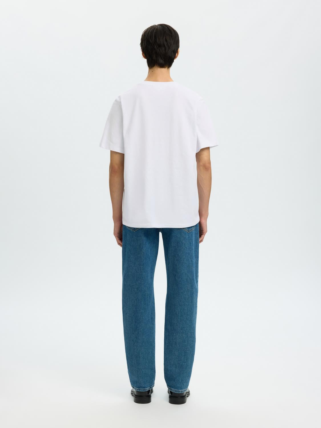 model_shot-back