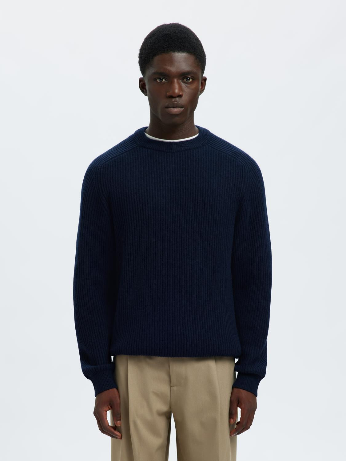 model_shot-front