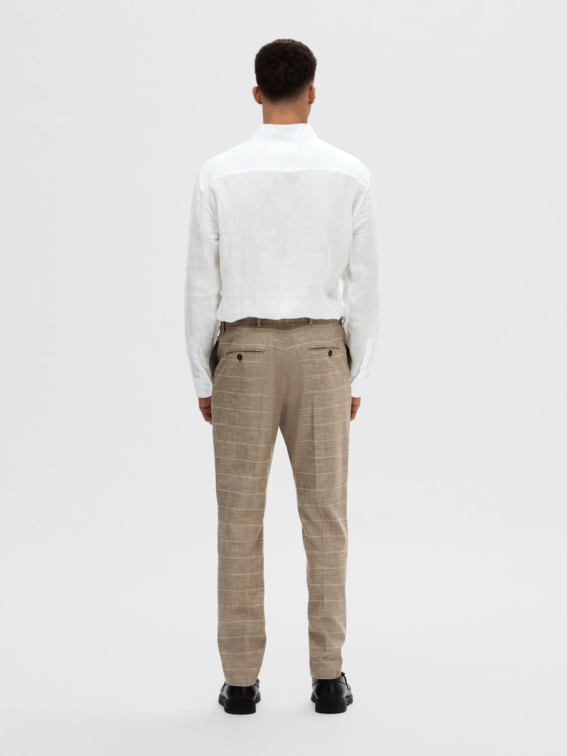 model_shot-back