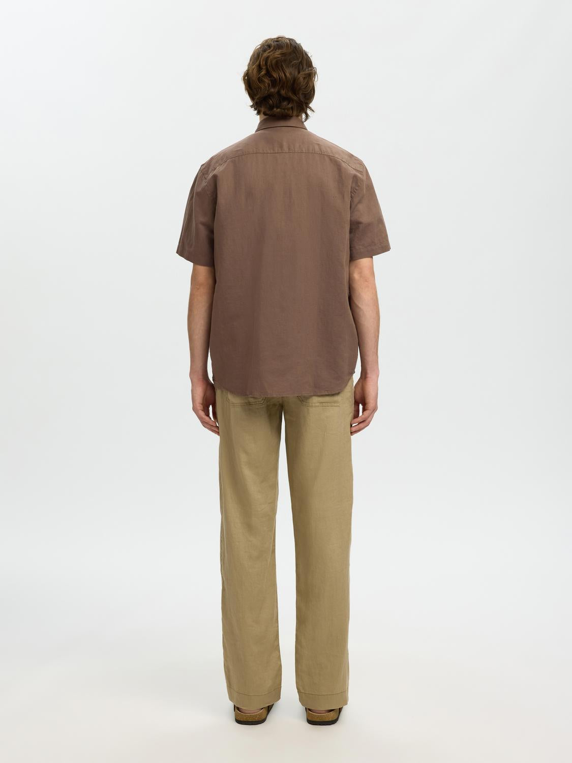 model_shot-back
