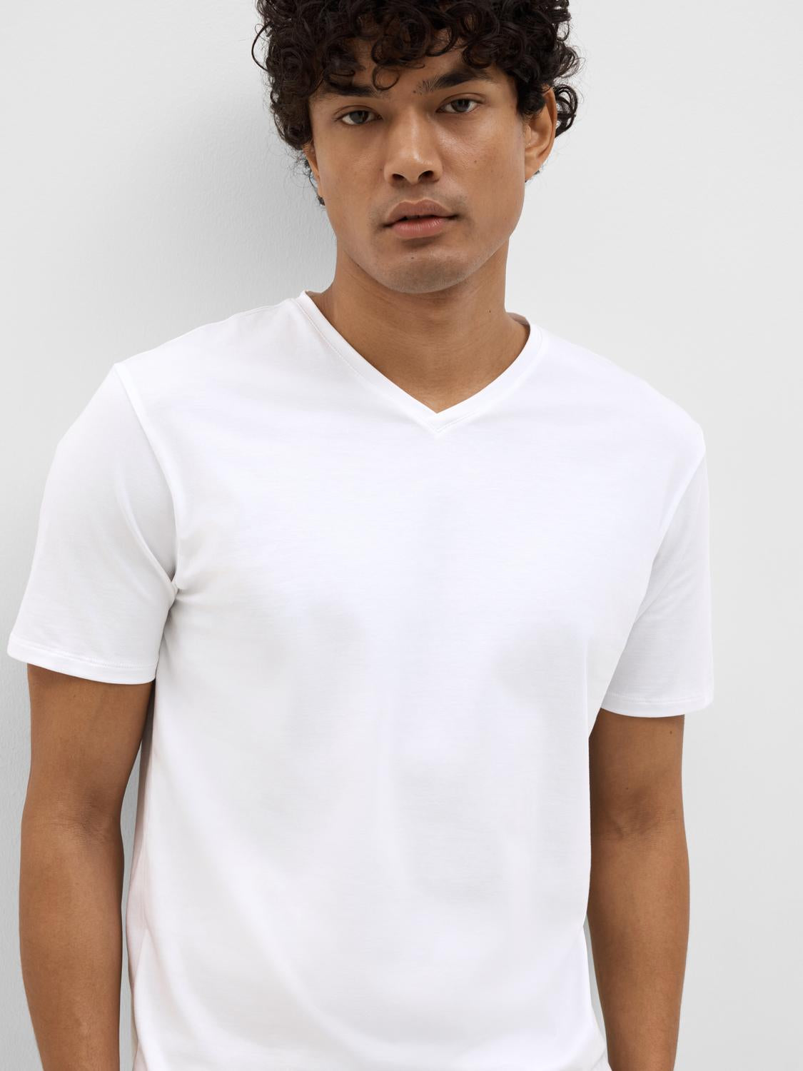 model_shot-creative