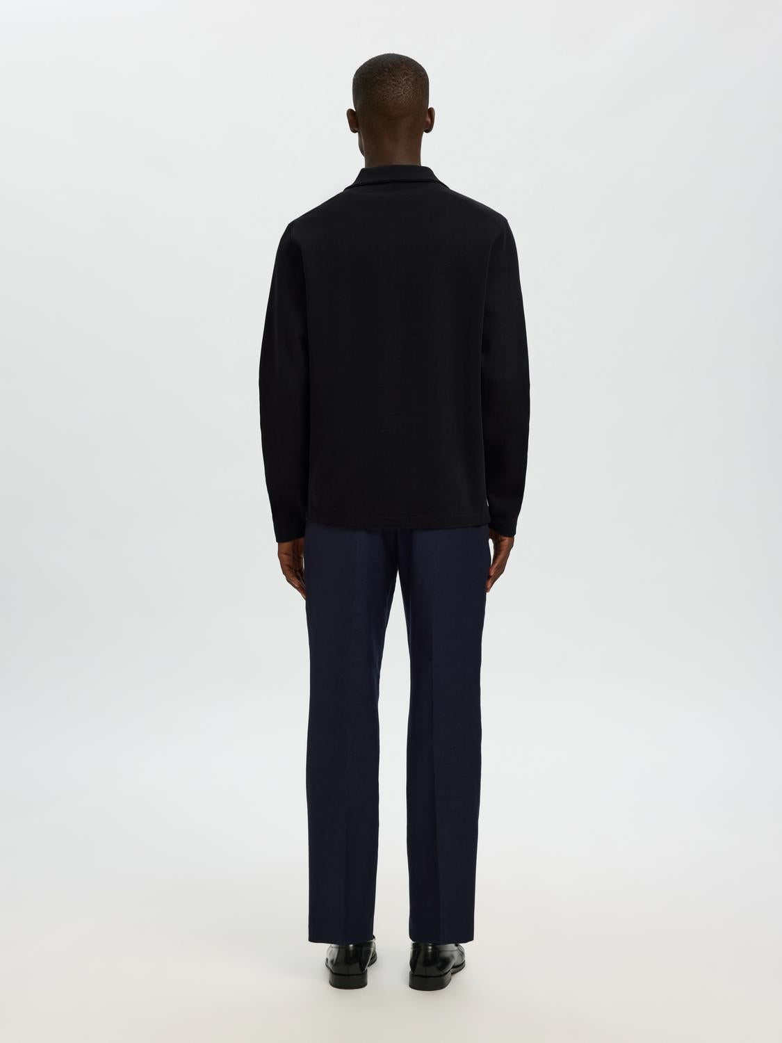 model_shot-back