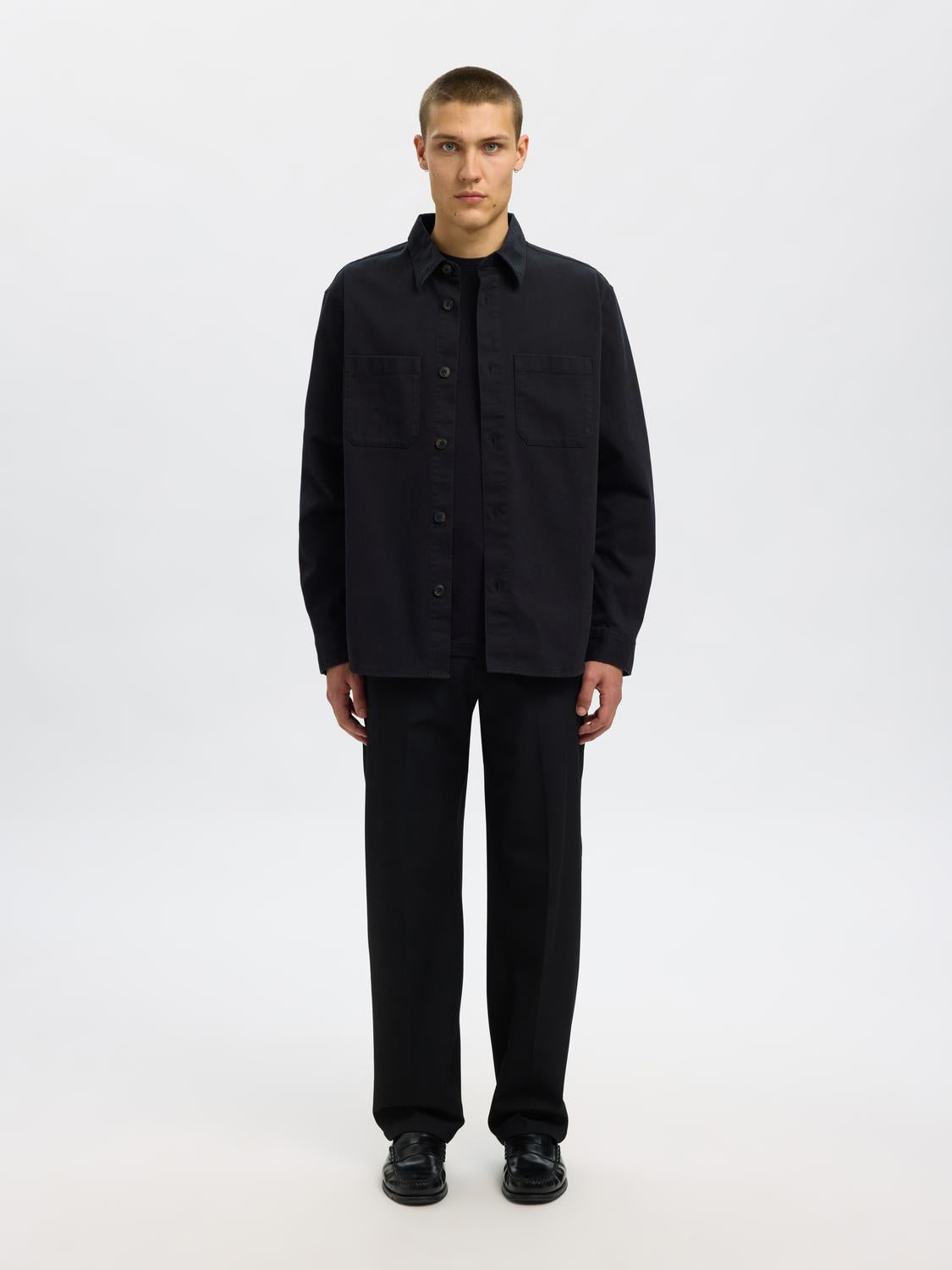 model_shot-front_full