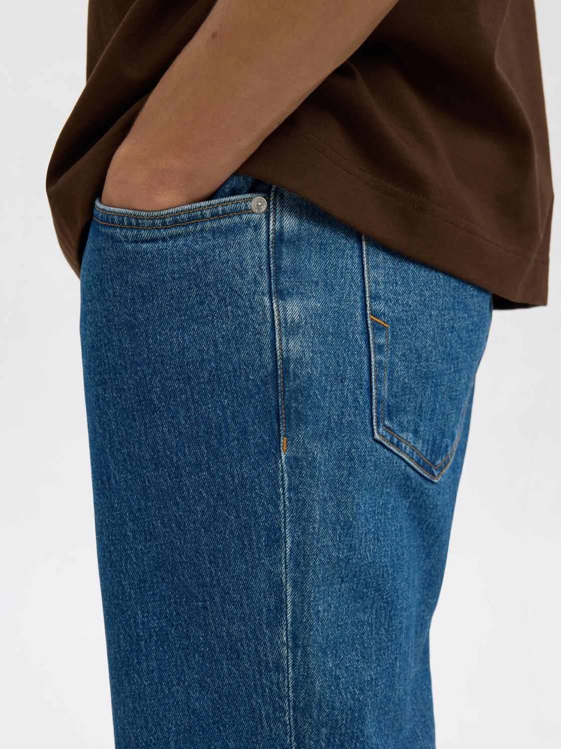 model_shot-detail