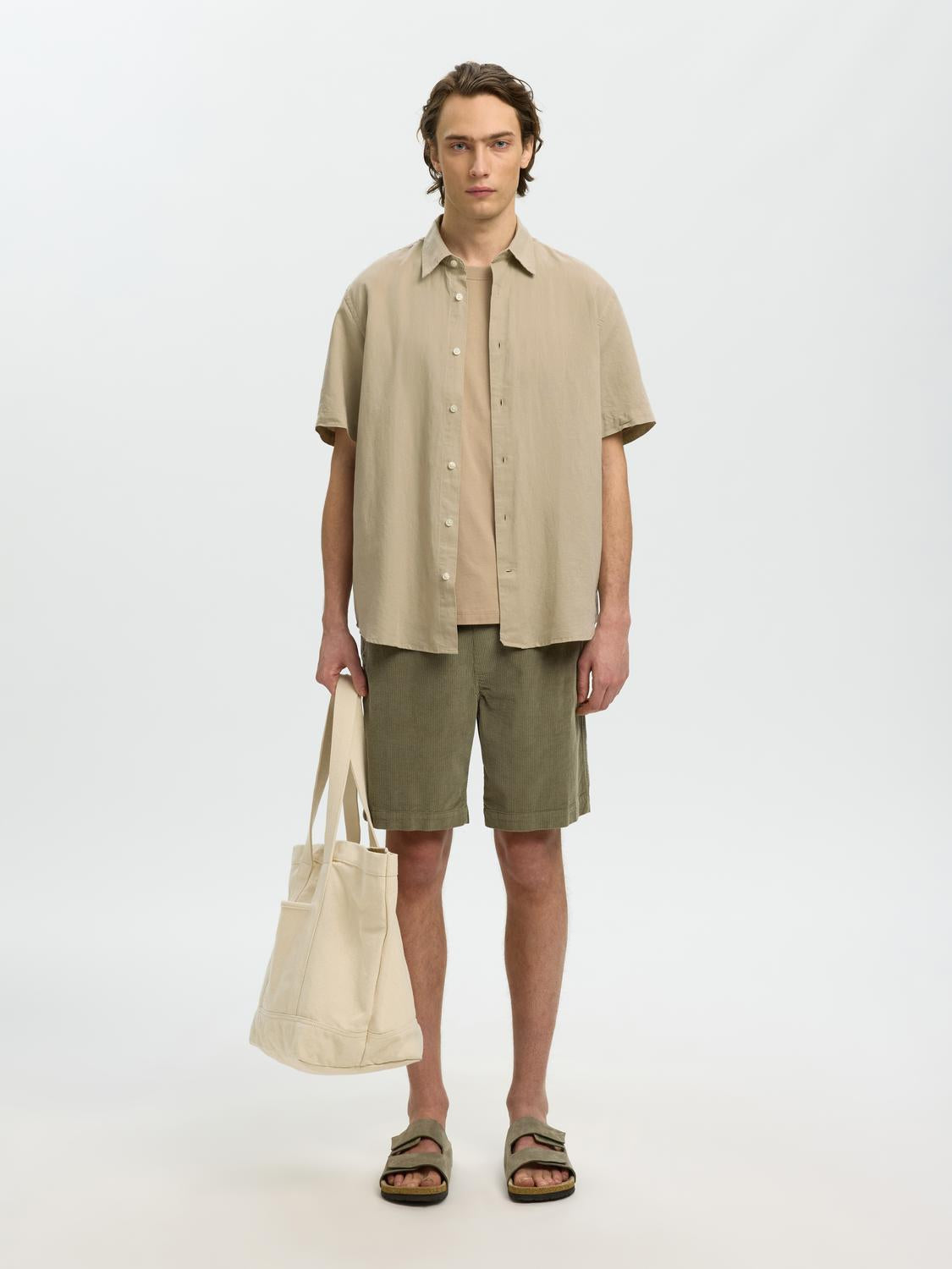 model_shot-front_full