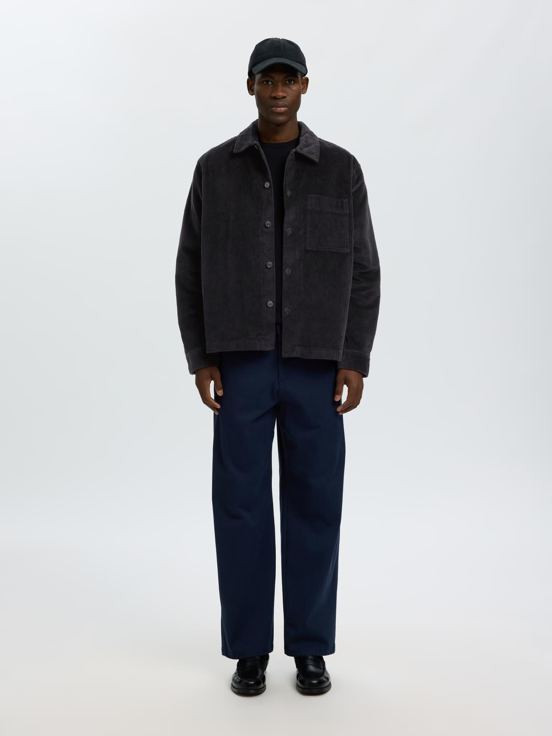 model_shot-front_full