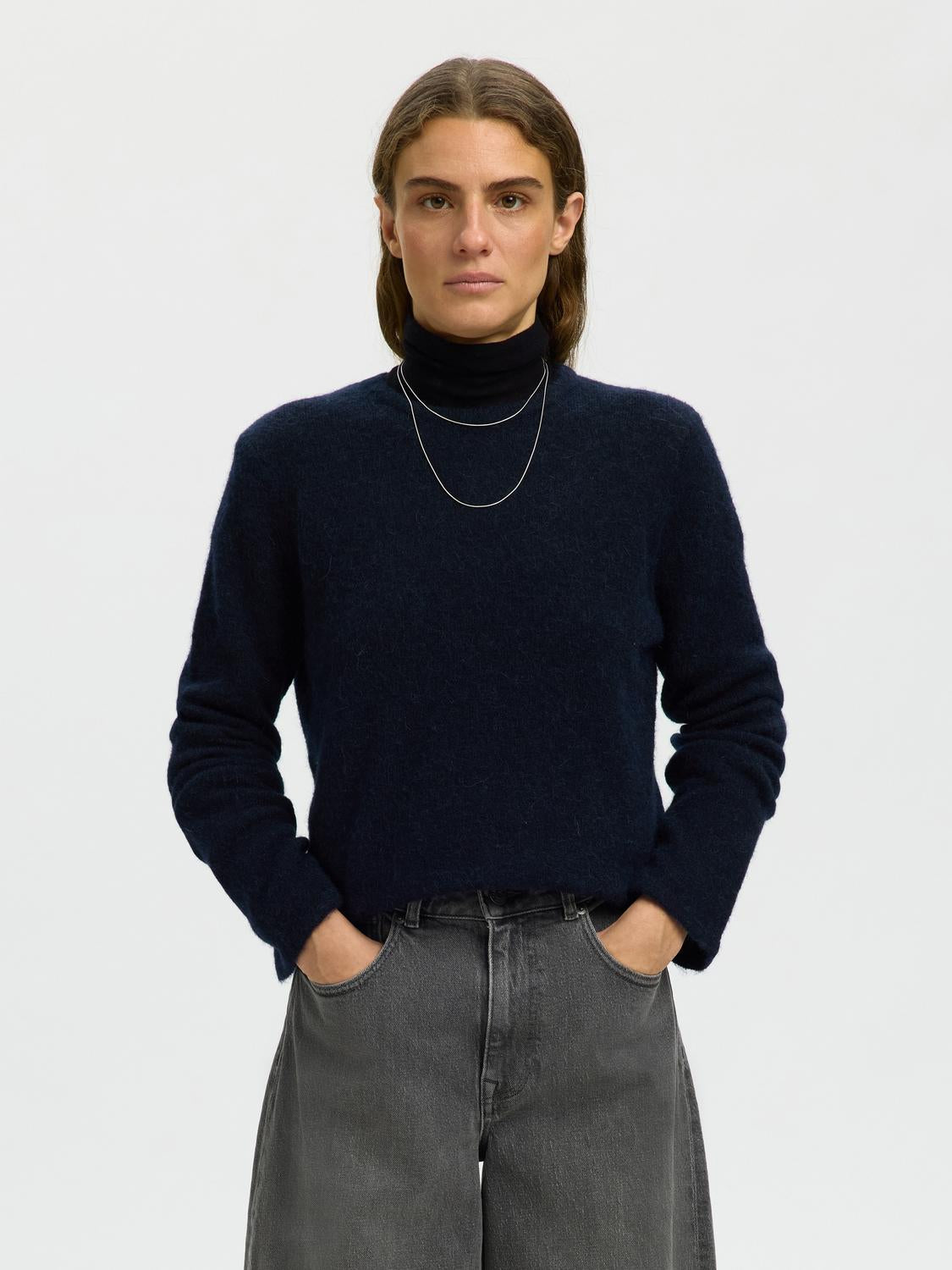 model_shot-front