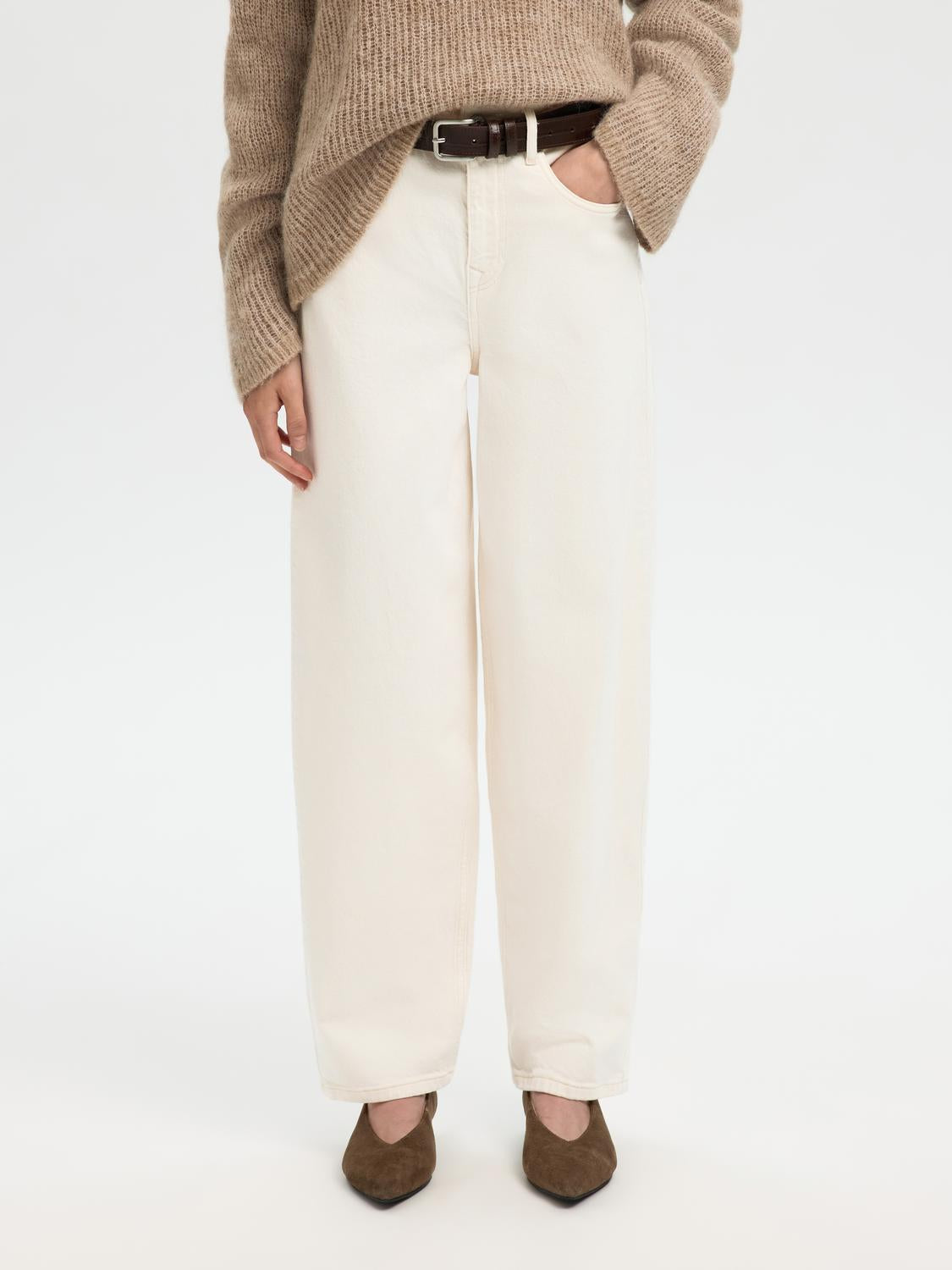 model_shot-front