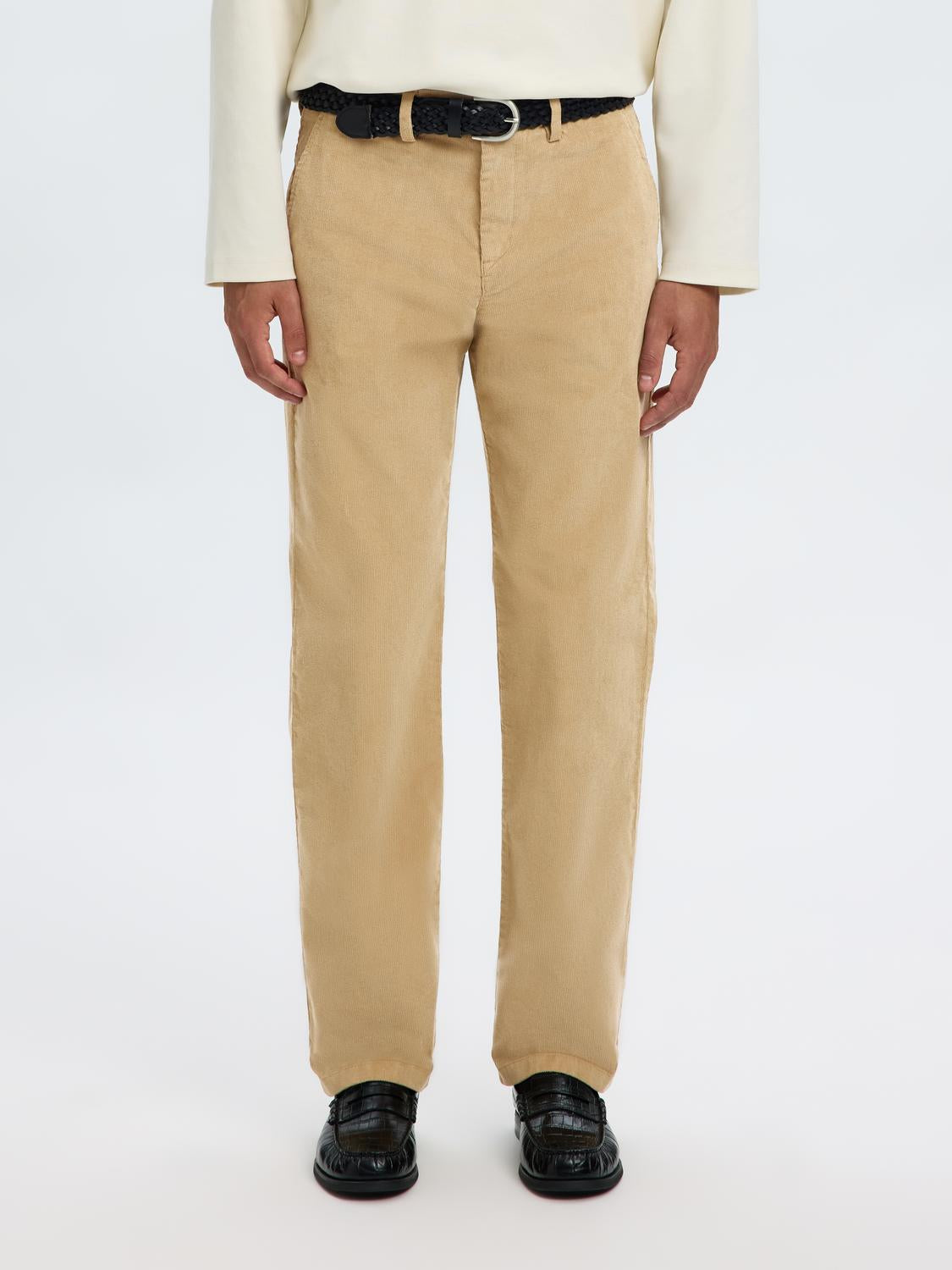 model_shot-front