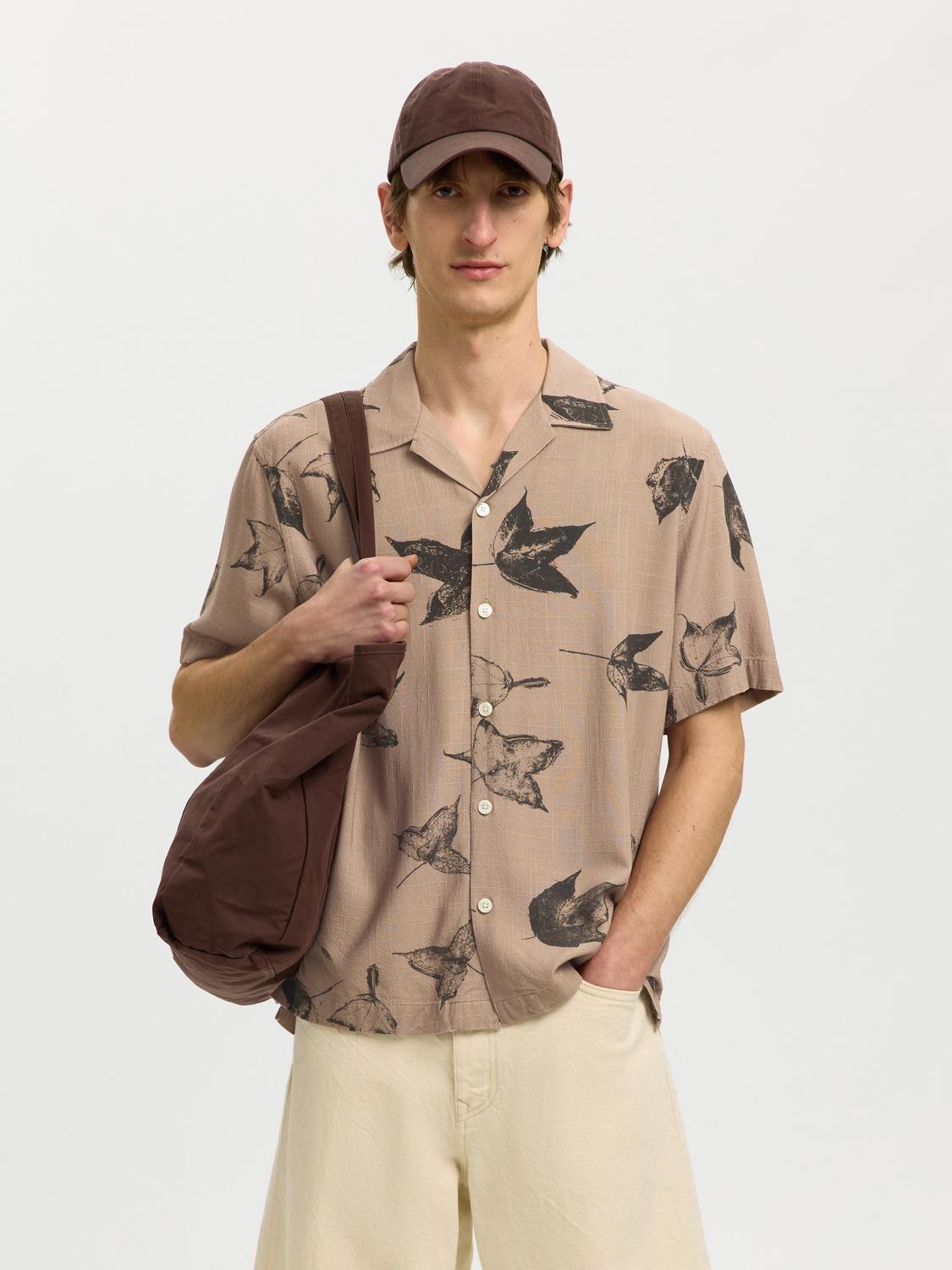 model_shot-front
