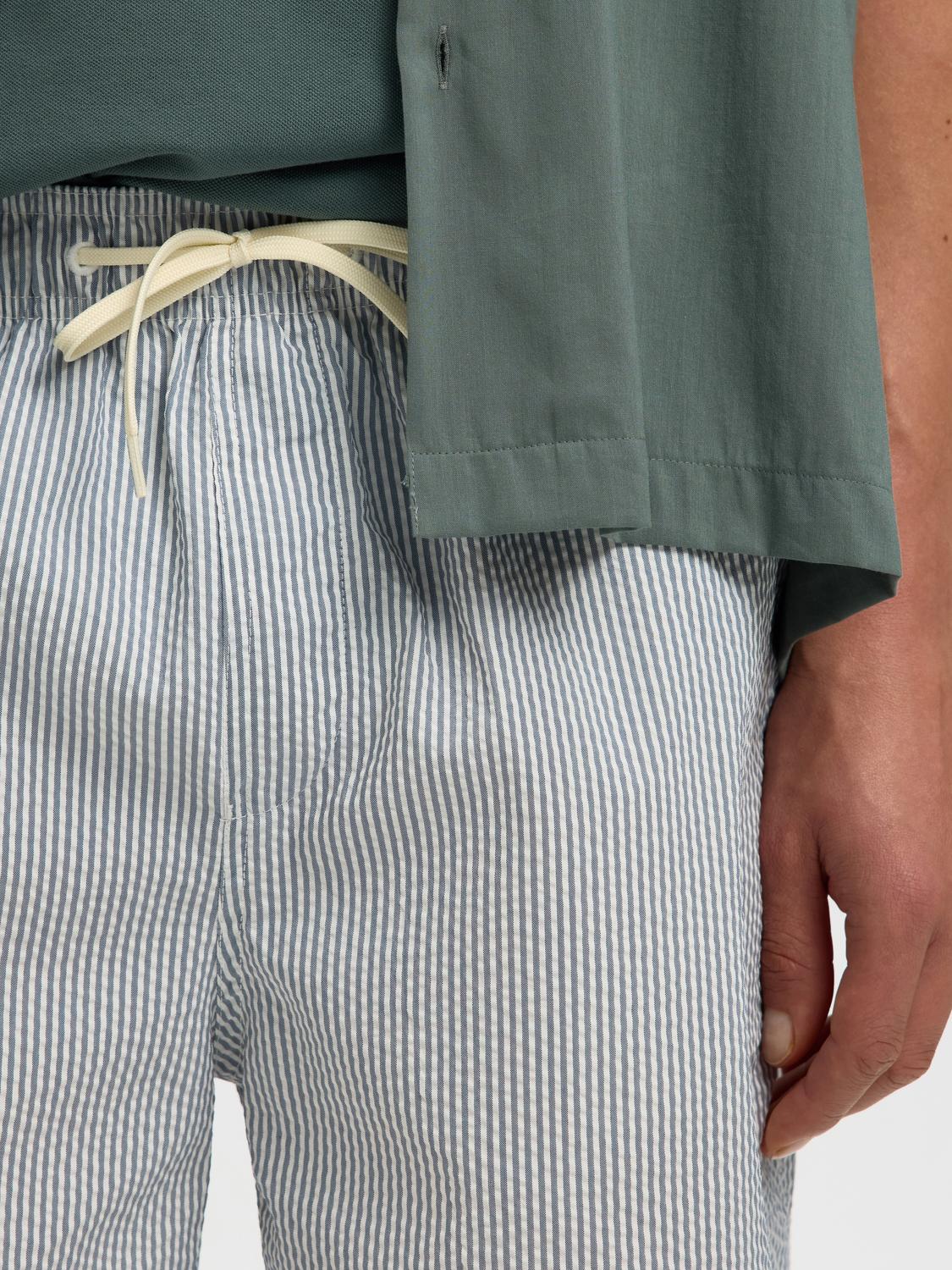 model_shot-front