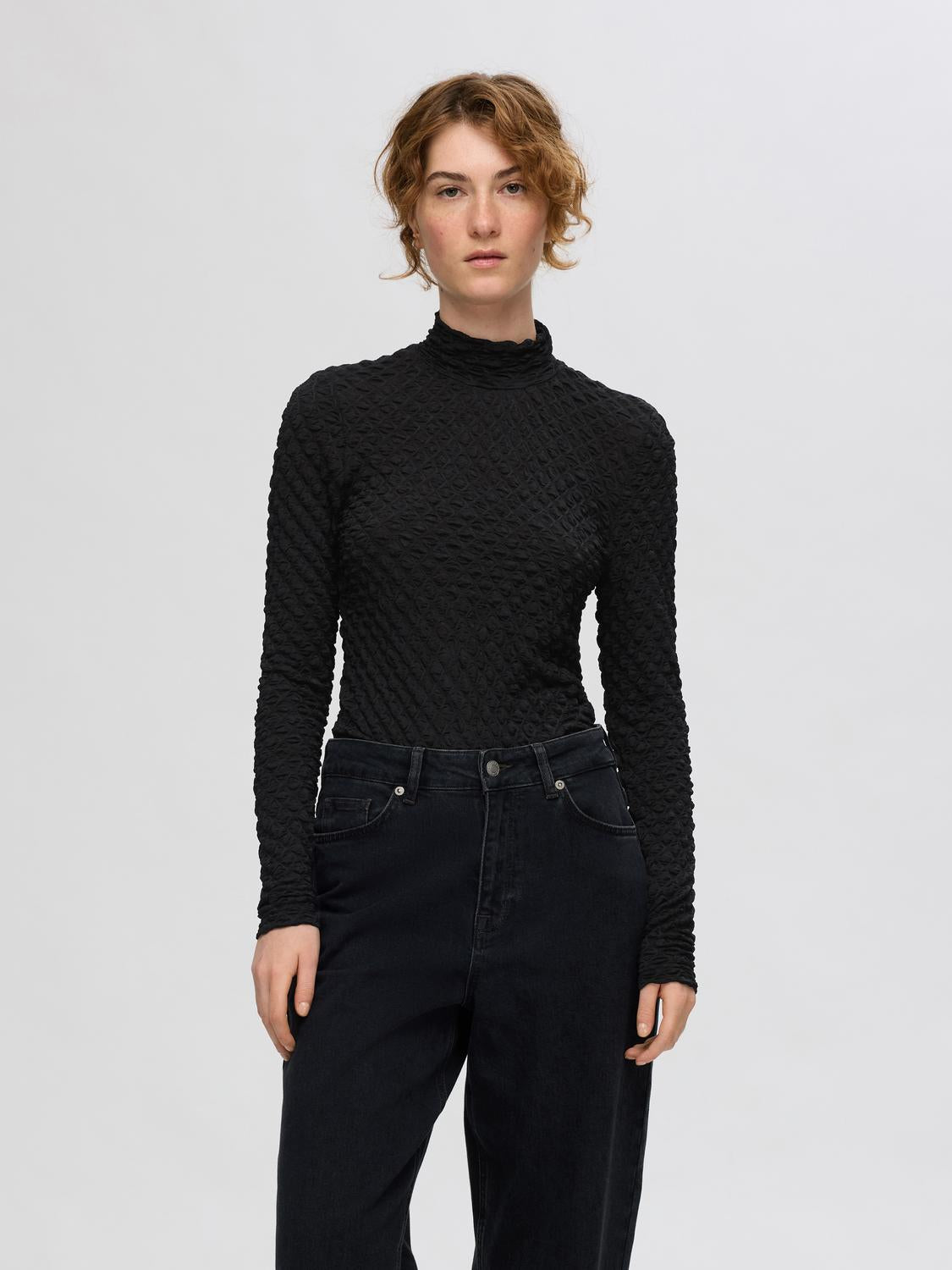 model_shot-front