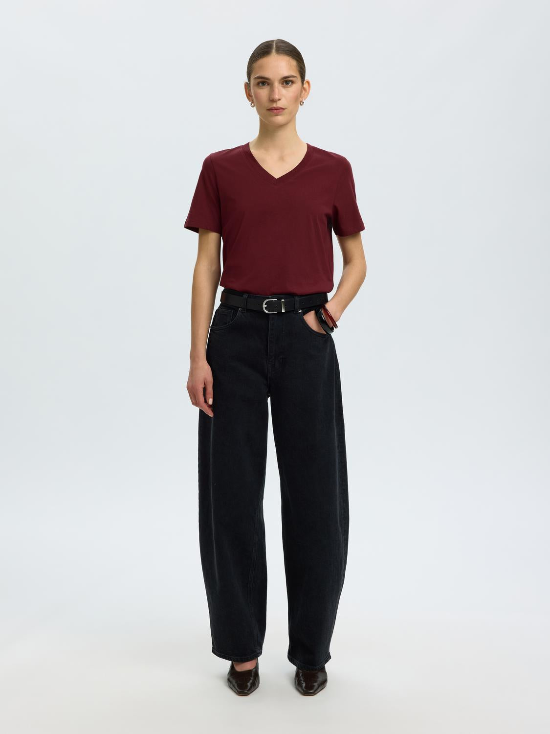 model_shot-front_full
