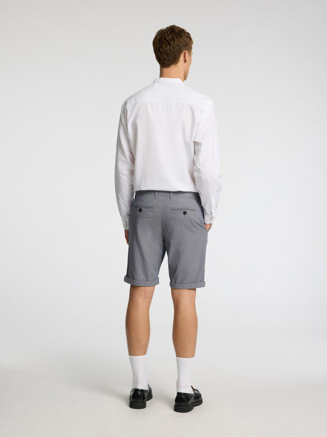 model_shot-back
