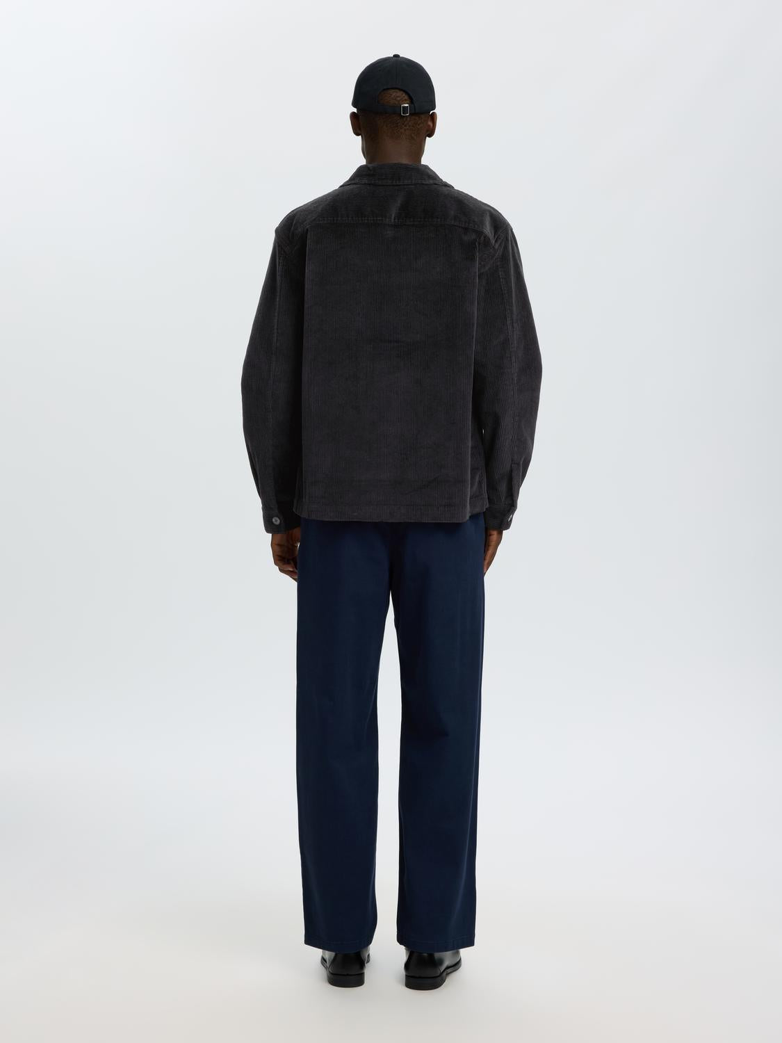 model_shot-back