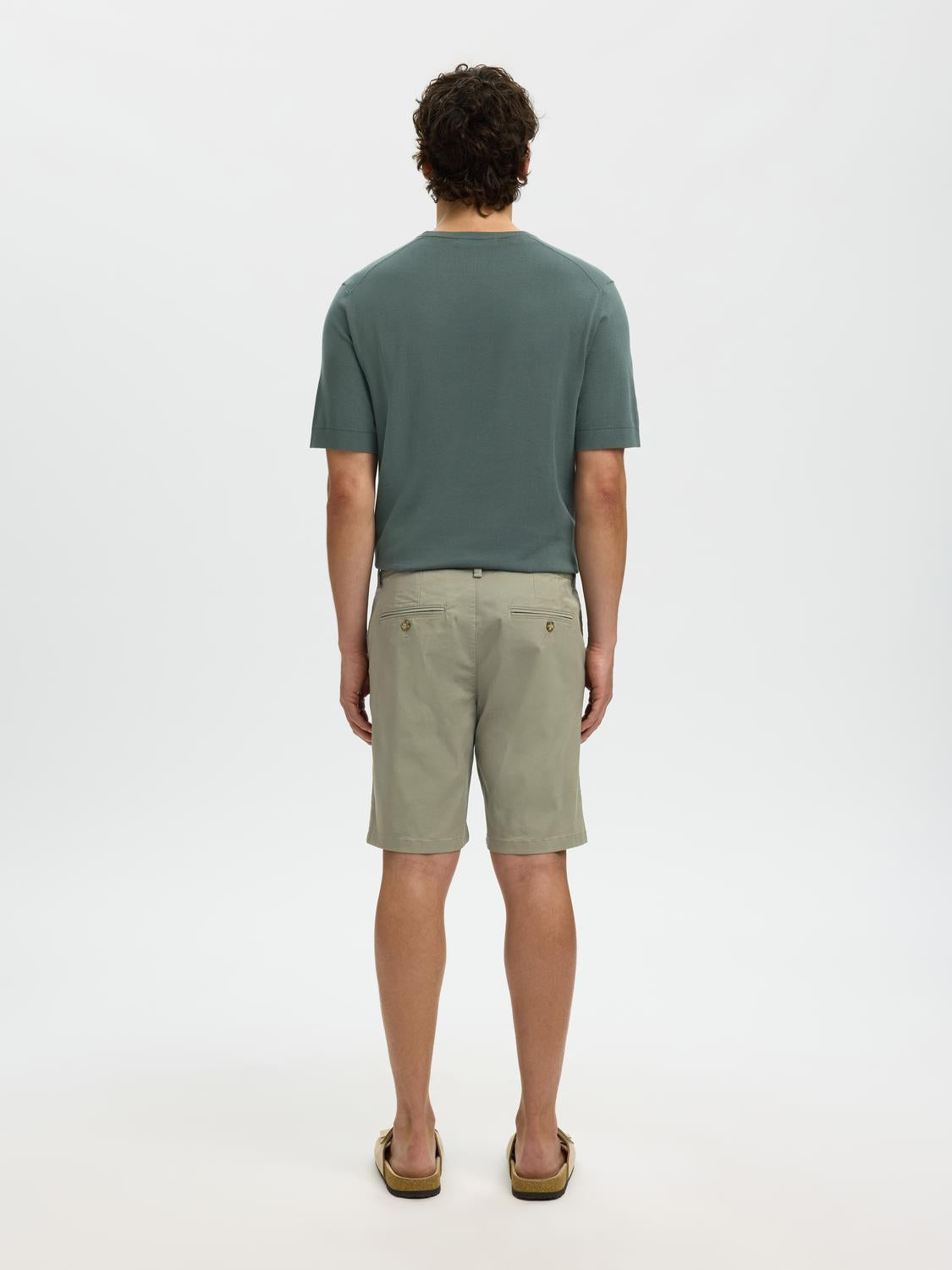 model_shot-back