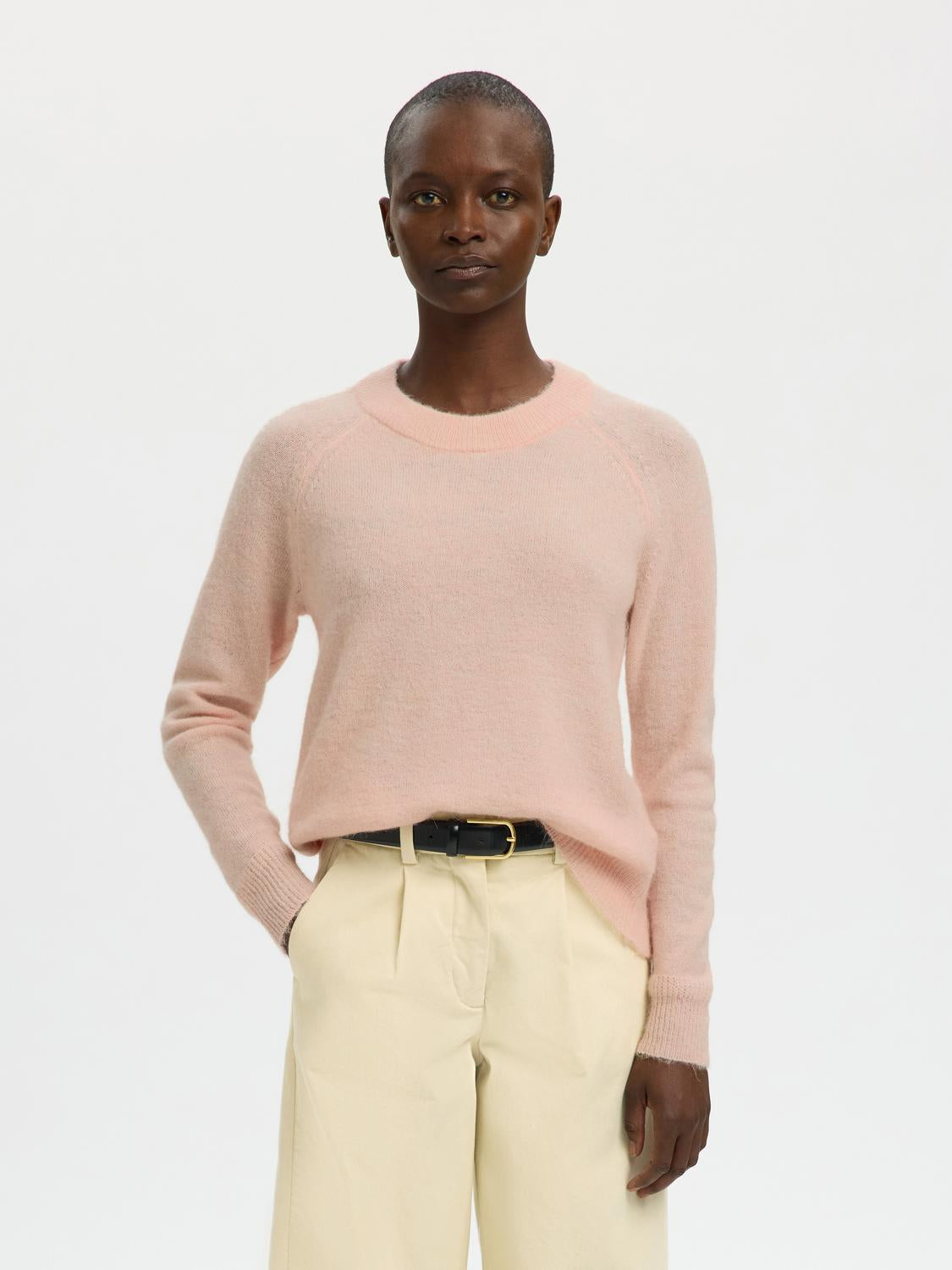 model_shot-front