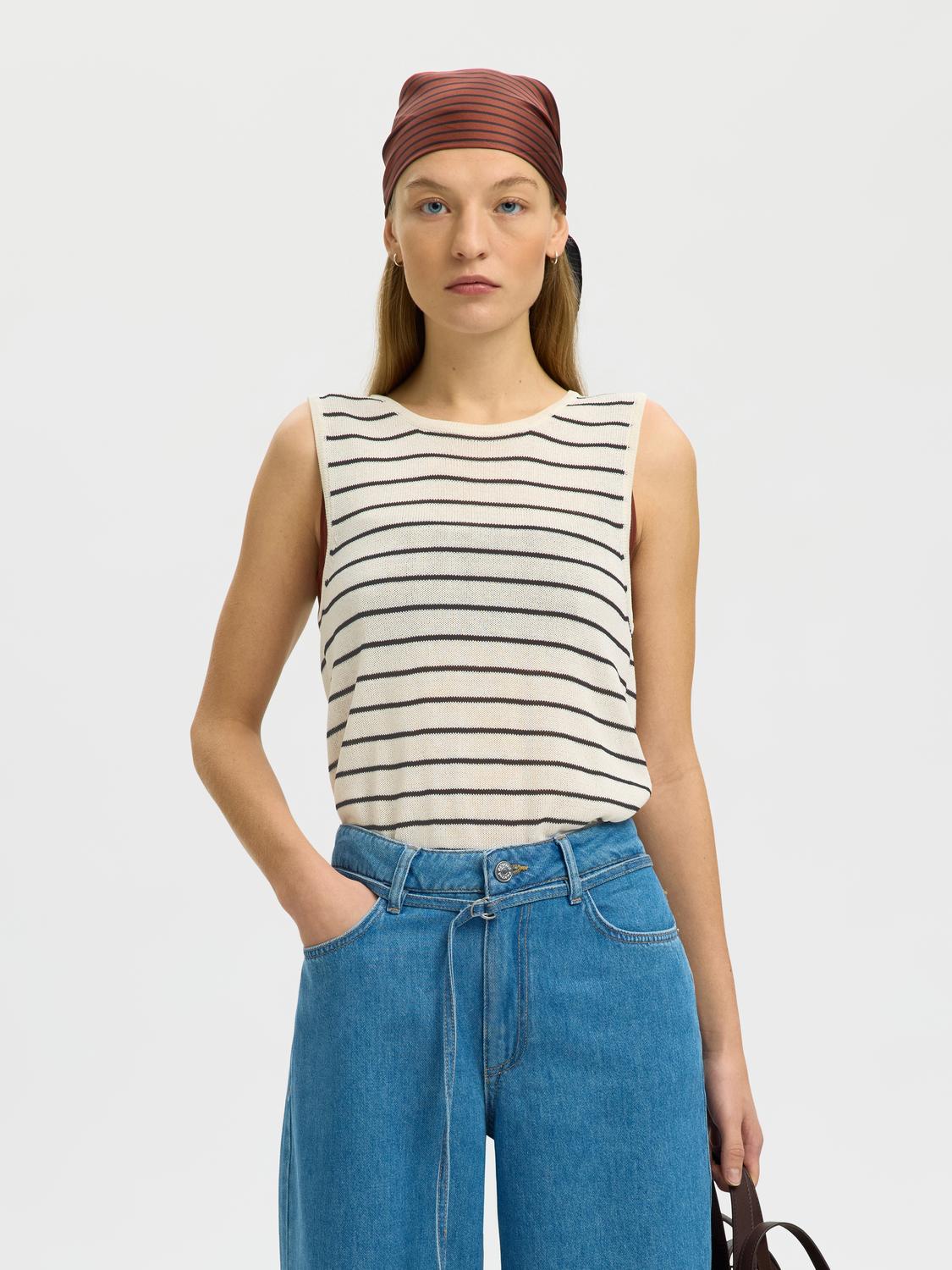 model_shot-front