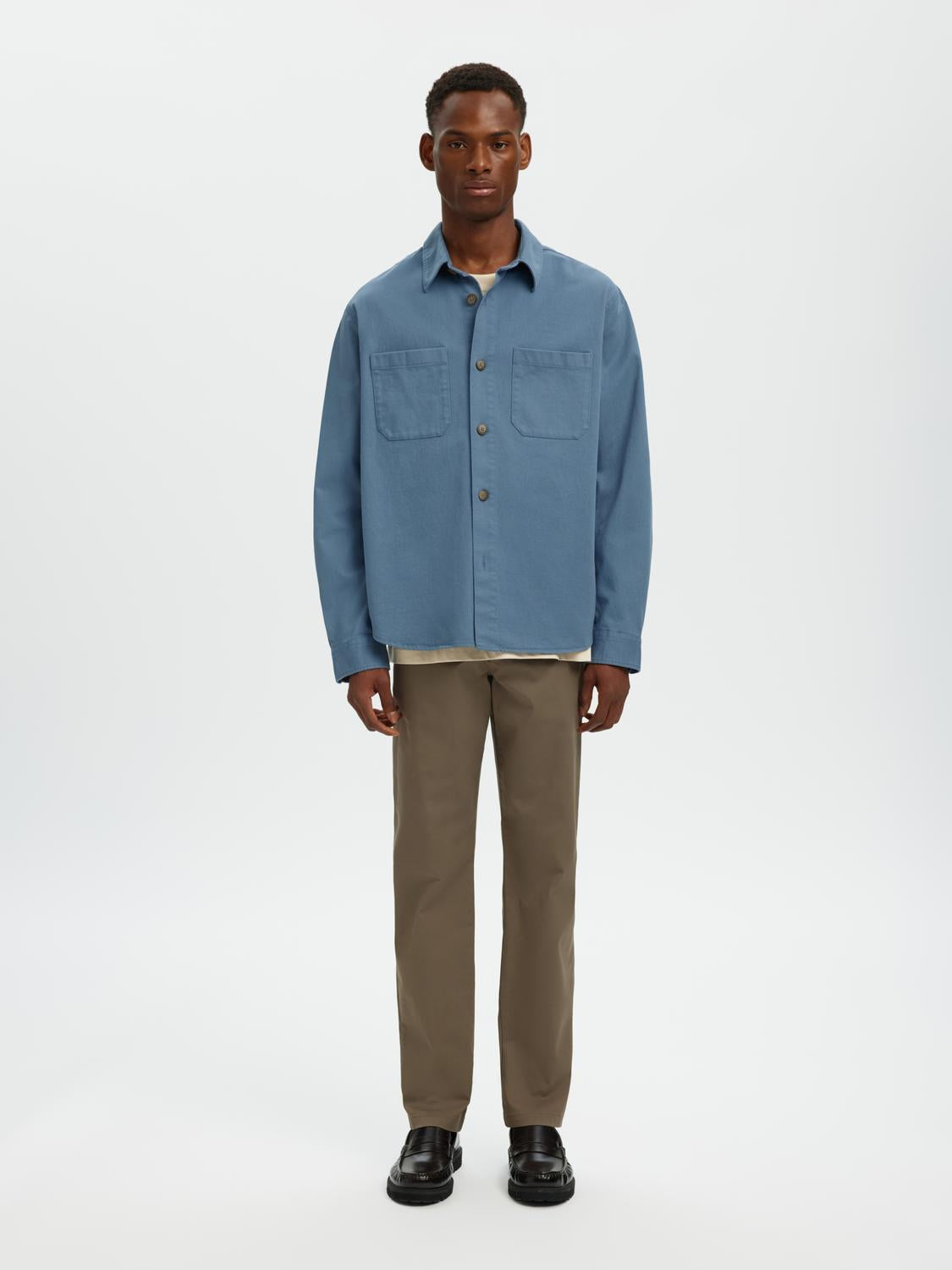 model_shot-front_full