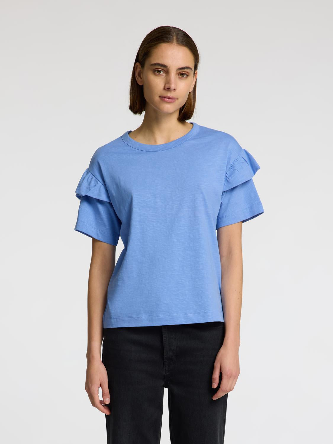model_shot-front