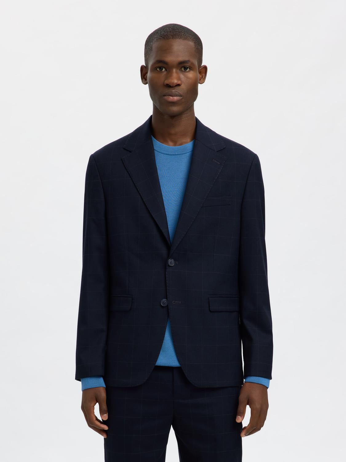 model_shot-front